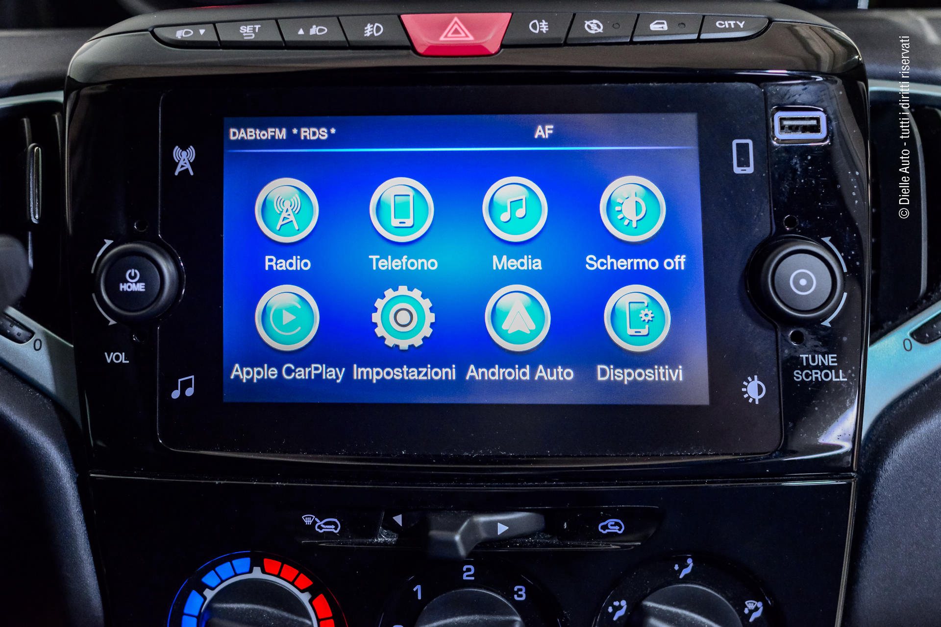 Lancia Ypsilon 1.0 firefly hybrid Gold s&s 70cv