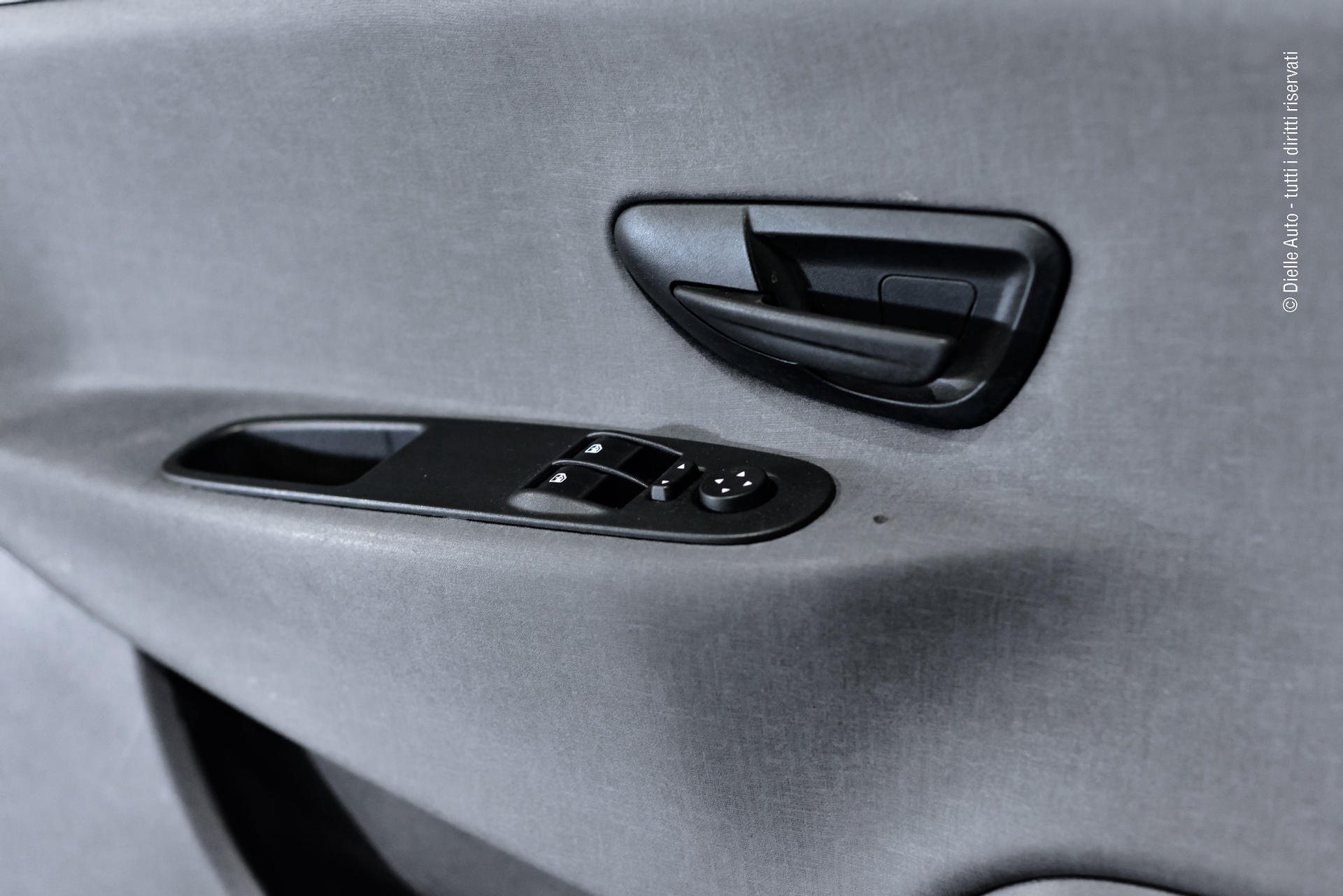 Lancia Ypsilon 1.0 firefly hybrid Gold s&s 70cv 5p.ti