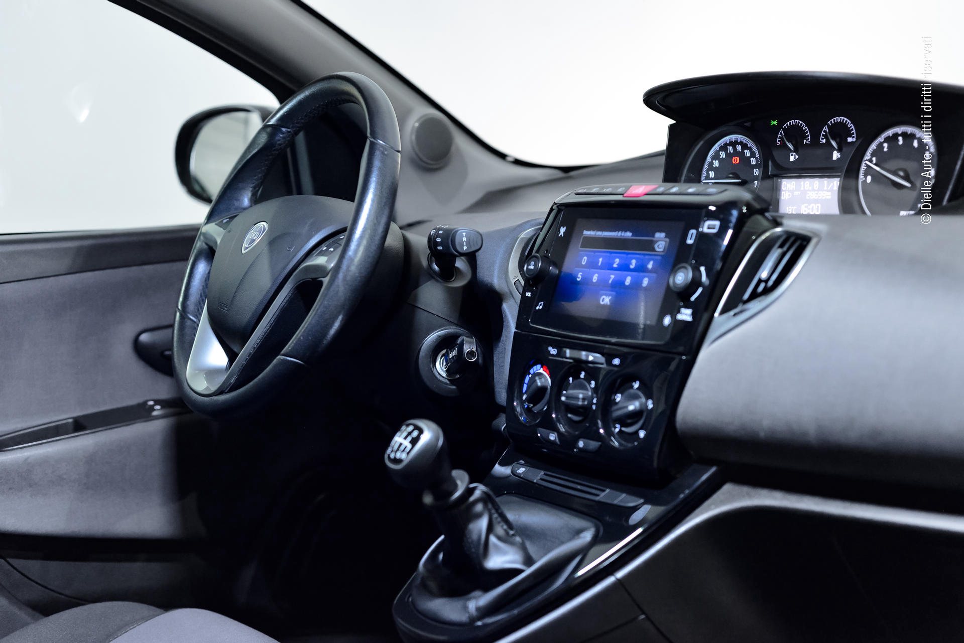 Lancia Ypsilon 1.0 firefly hybrid Gold s&s 70cv 5p.ti