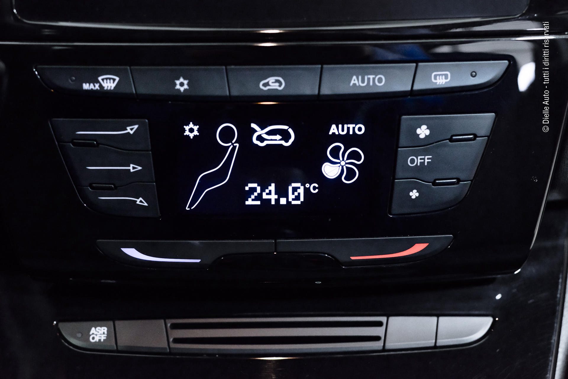 Lancia Ypsilon 1.0 firefly hybrid Gold s&s 70cv