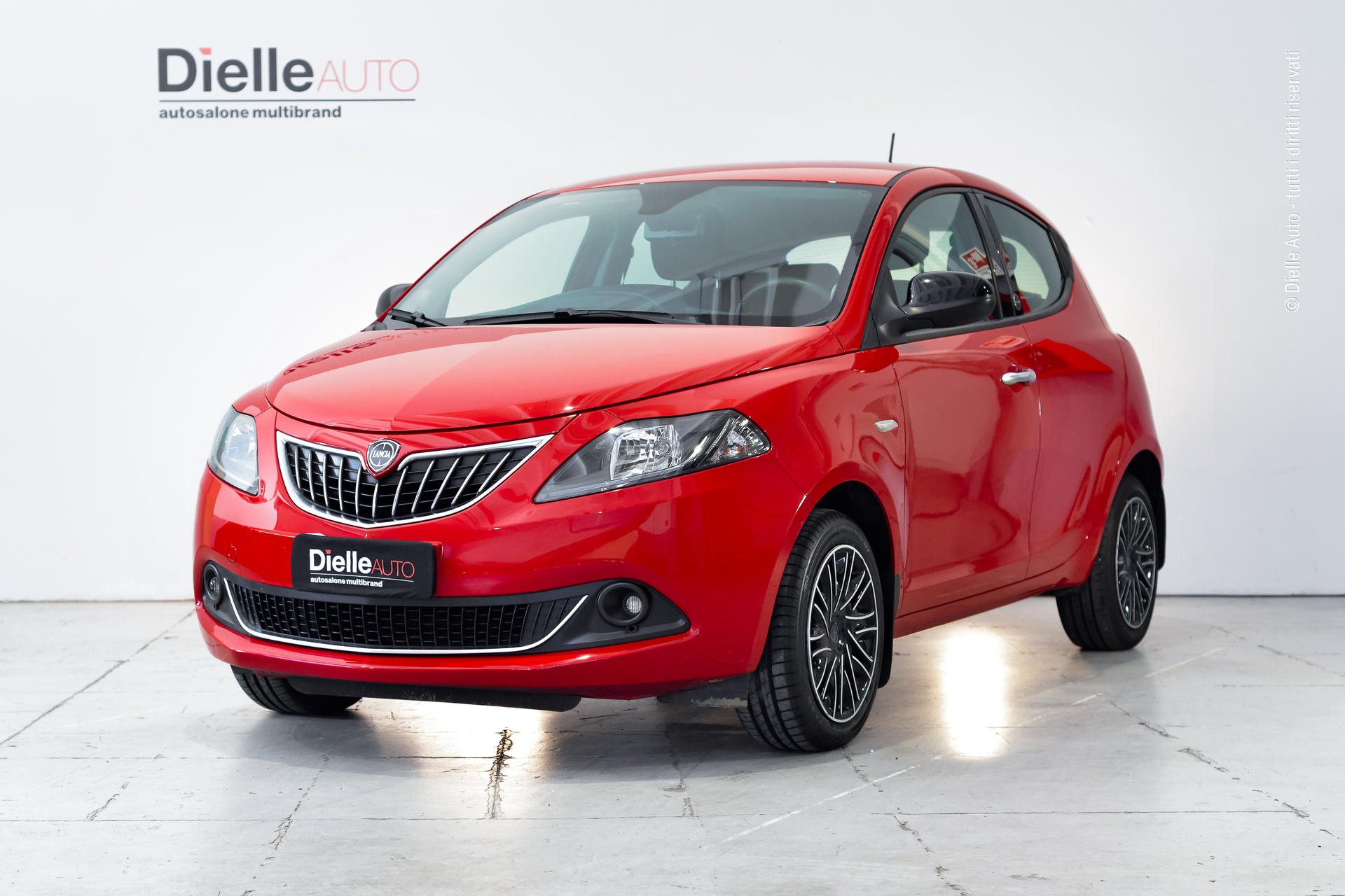 Lancia Ypsilon 1.0 firefly hybrid Gold s&s 70cv