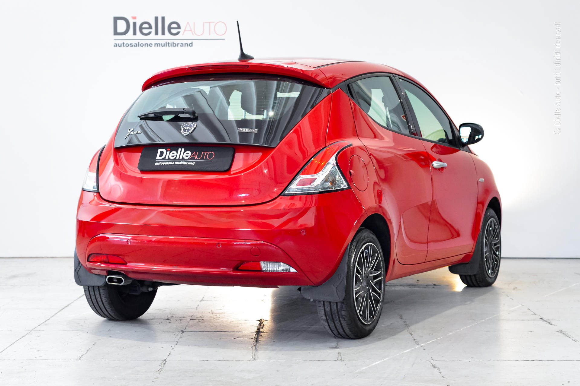 Lancia Ypsilon 1.0 firefly hybrid Gold s&s 70cv