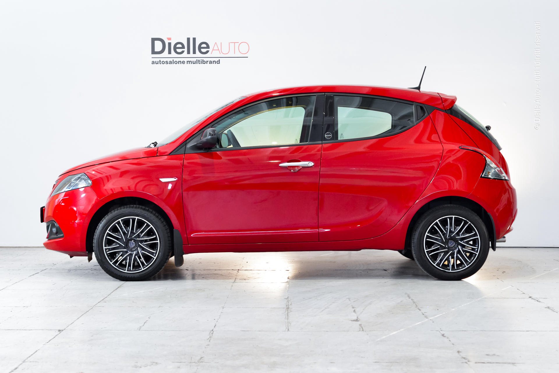 Lancia Ypsilon 1.0 firefly hybrid Gold s&s 70cv