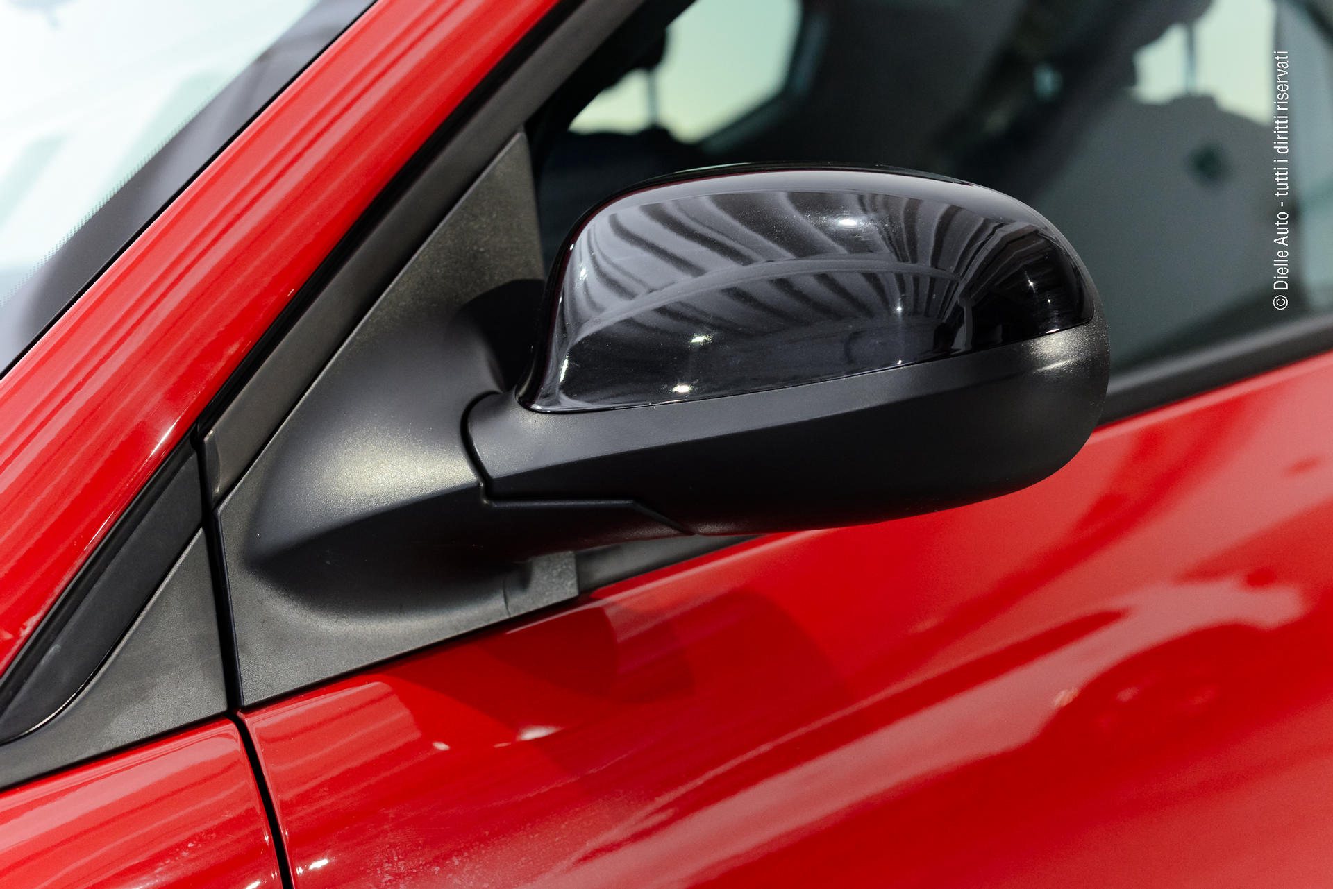 Lancia Ypsilon 1.0 firefly hybrid Gold s&s 70cv