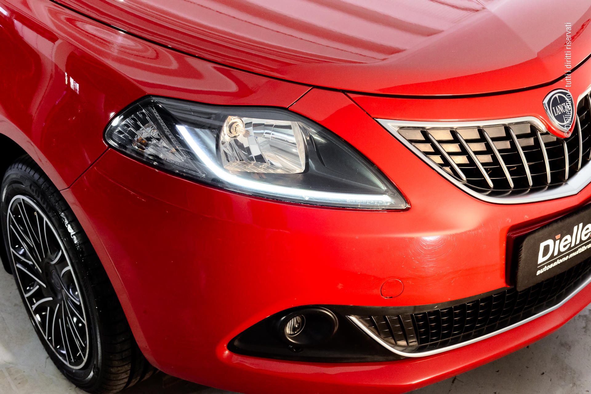 Lancia Ypsilon 1.0 firefly hybrid Gold s&s 70cv