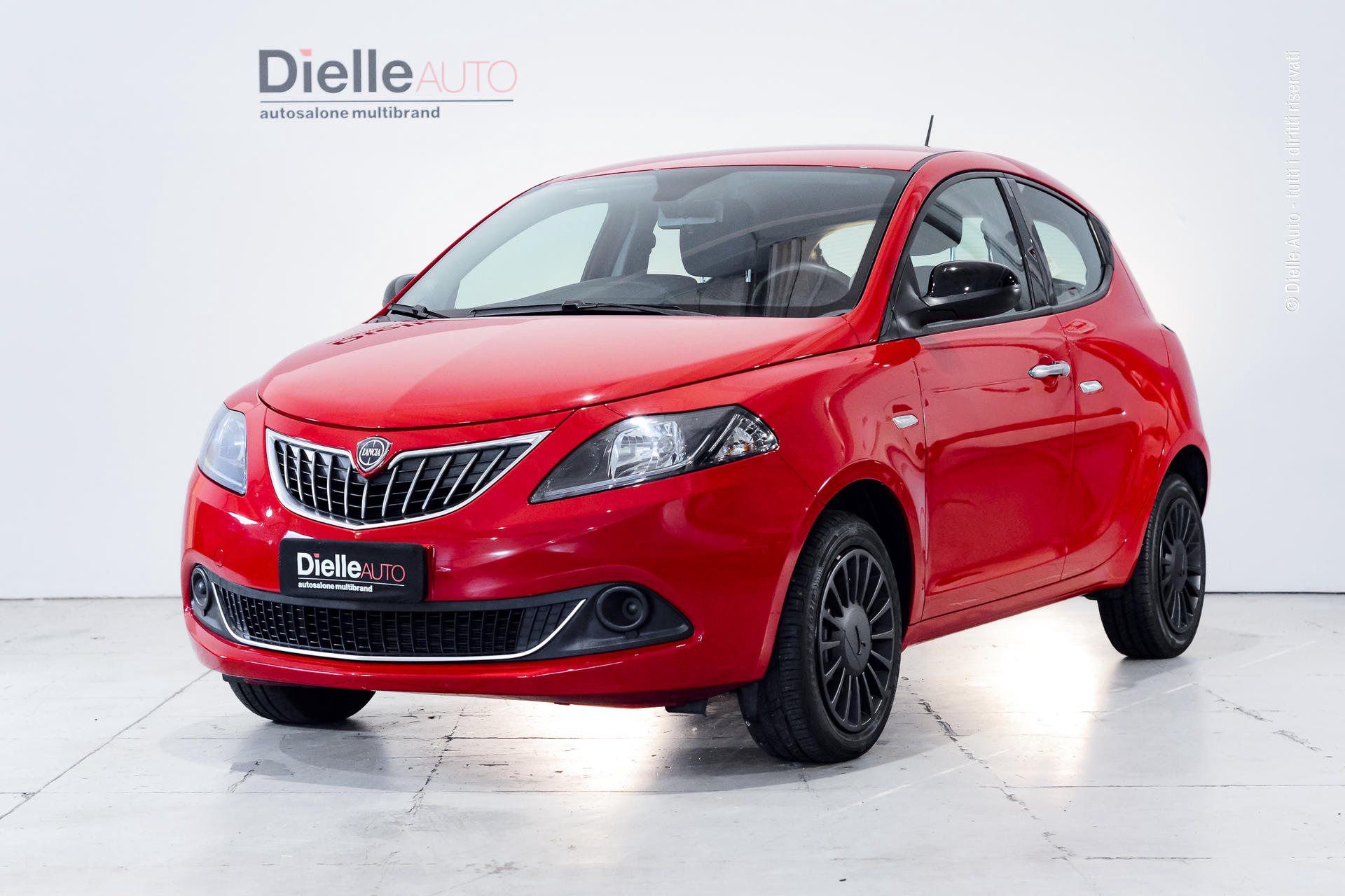 Lancia Ypsilon 1.0 firefly hybrid Silver s&s 70cv a 