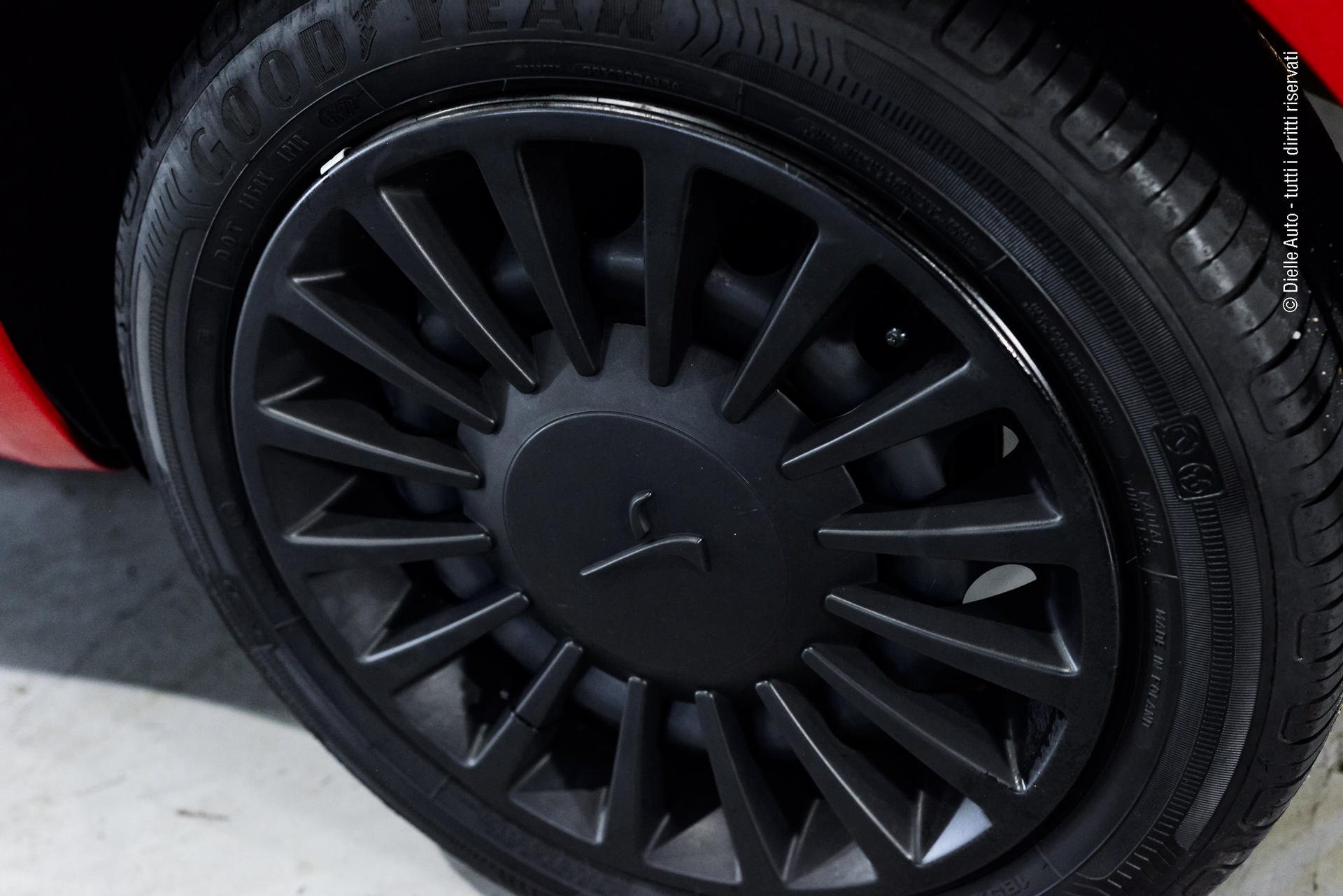 Lancia Ypsilon 1.0 firefly hybrid Silver s&s 70cv