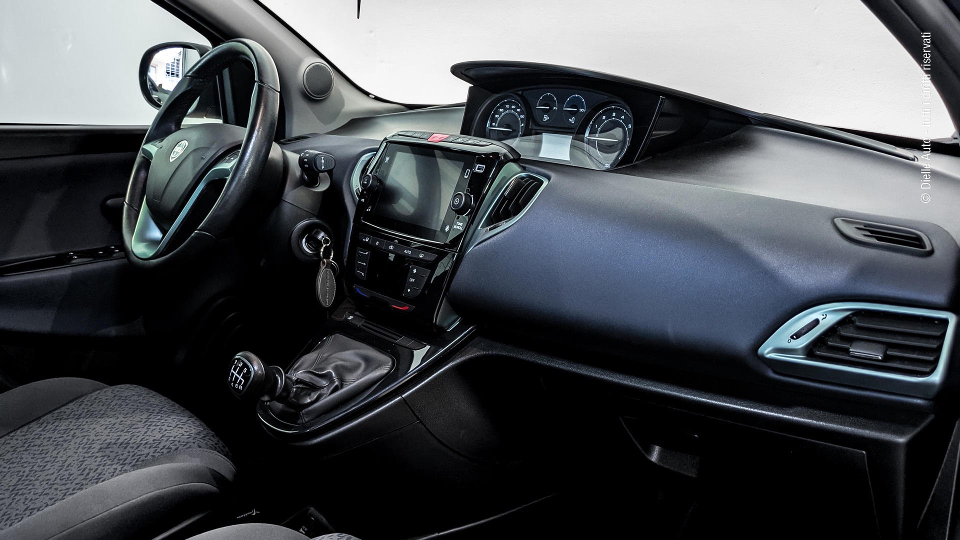 Lancia Ypsilon 1.0 firefly hybrid Gold s&s 70cv 5p.ti