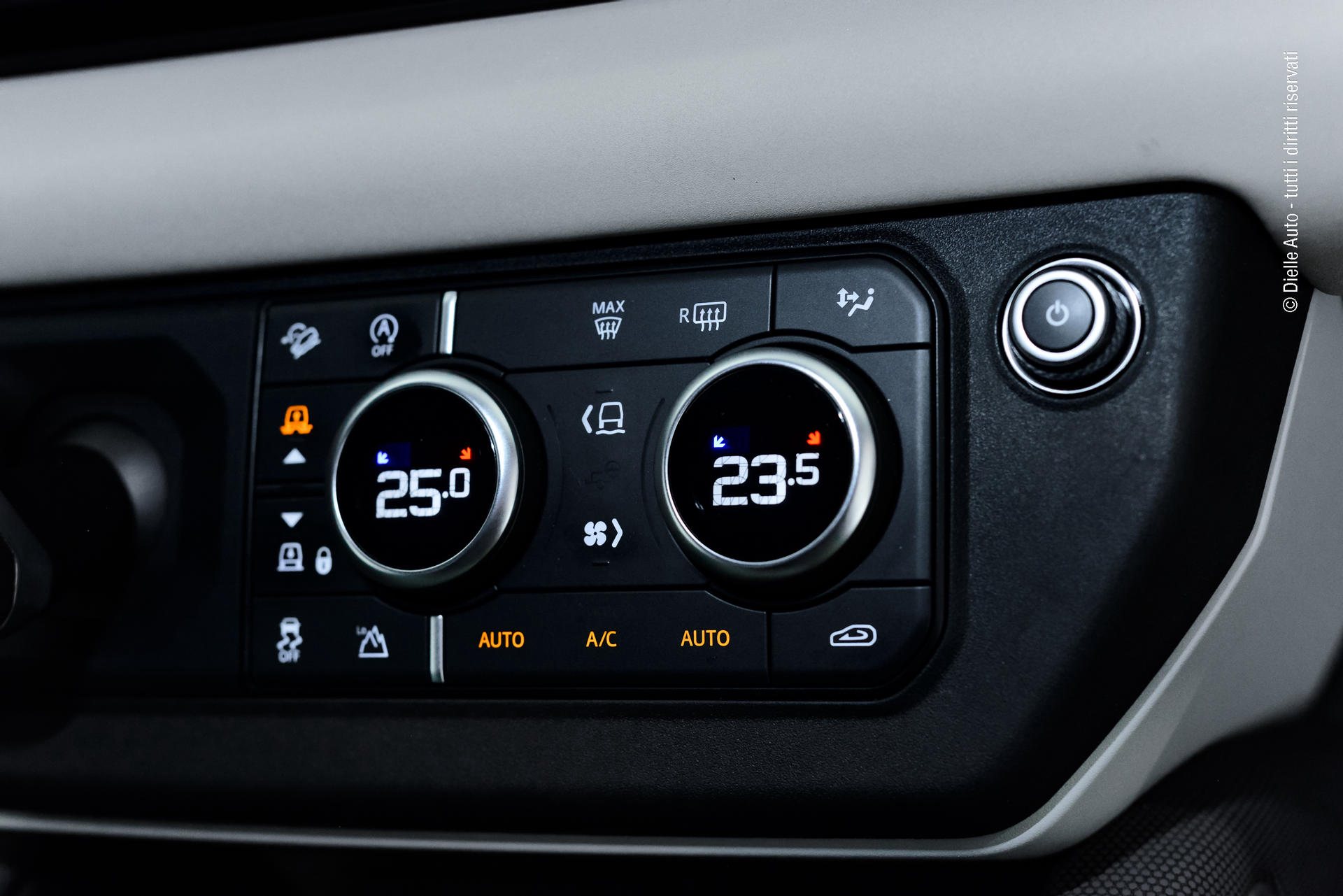 Land Rover Defender VII 90 3.0d i6 mhev X-Dynamic SE awd 200cv auto