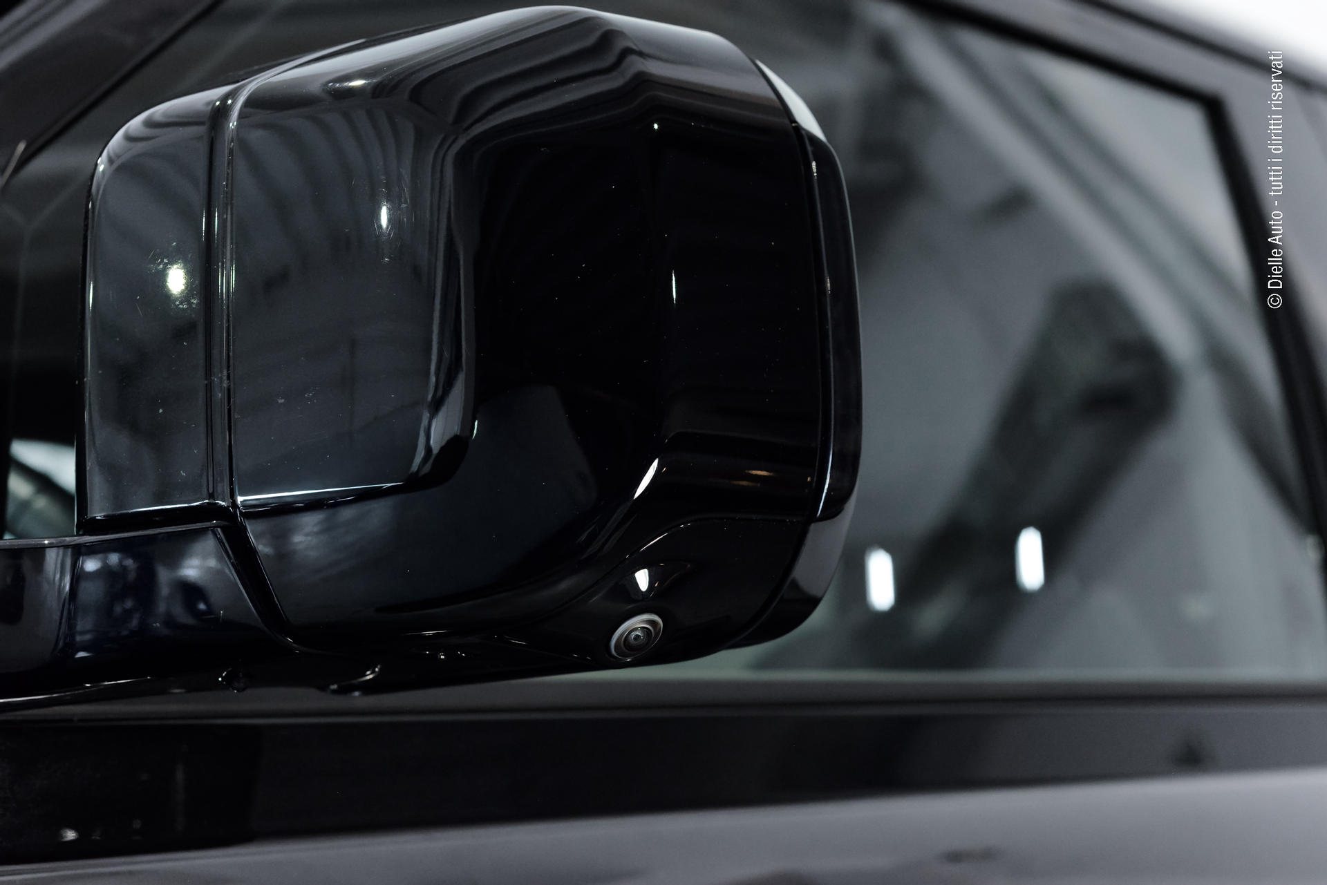 Land Rover Defender VII 90 3.0d i6 mhev X-Dynamic SE awd 200cv auto