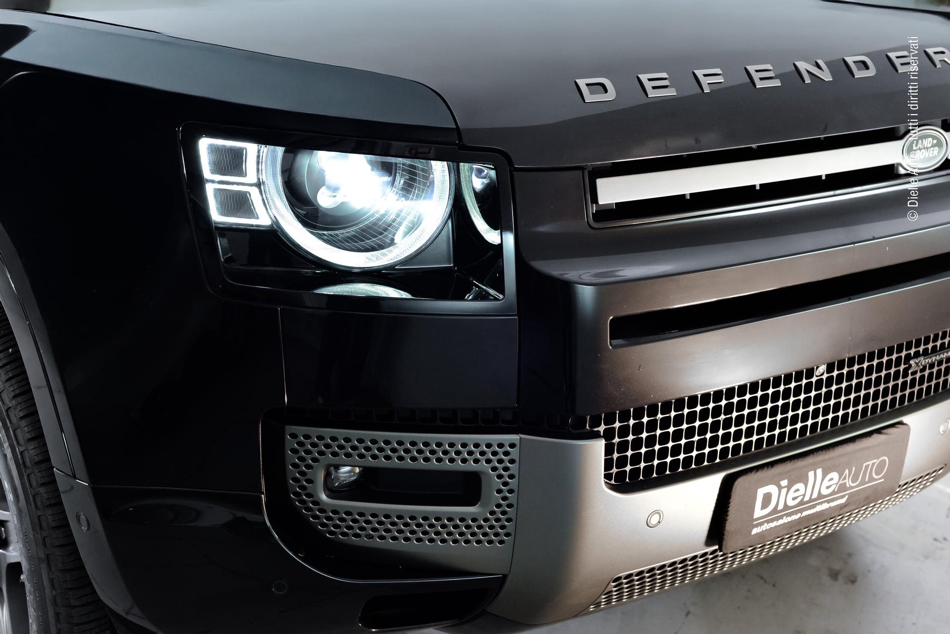 Land Rover Defender VII 90 3.0d i6 mhev X-Dynamic SE awd 200cv auto