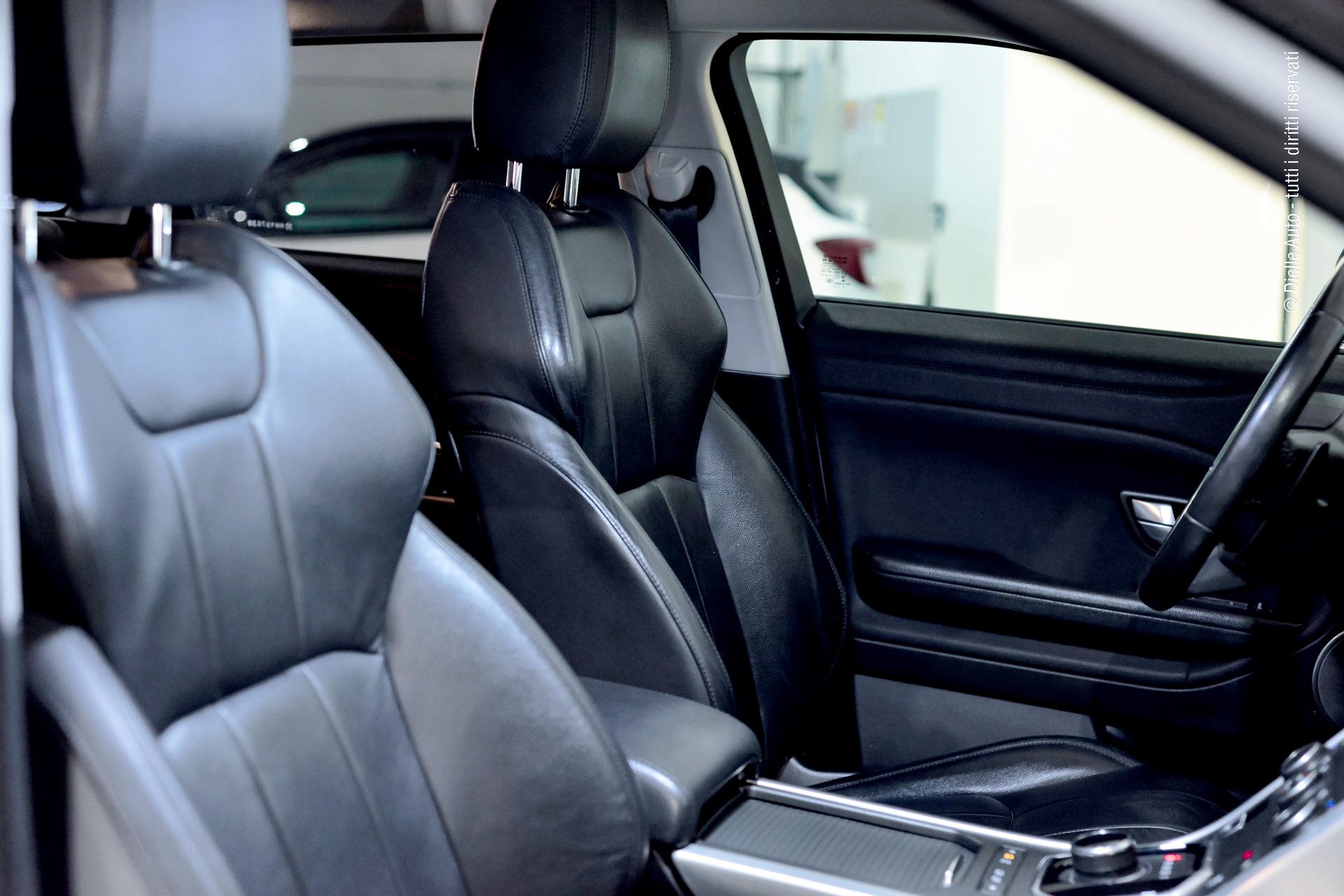 Land Rover Range Rover Evoque 5p 2.0 td4 SE 180cv auto