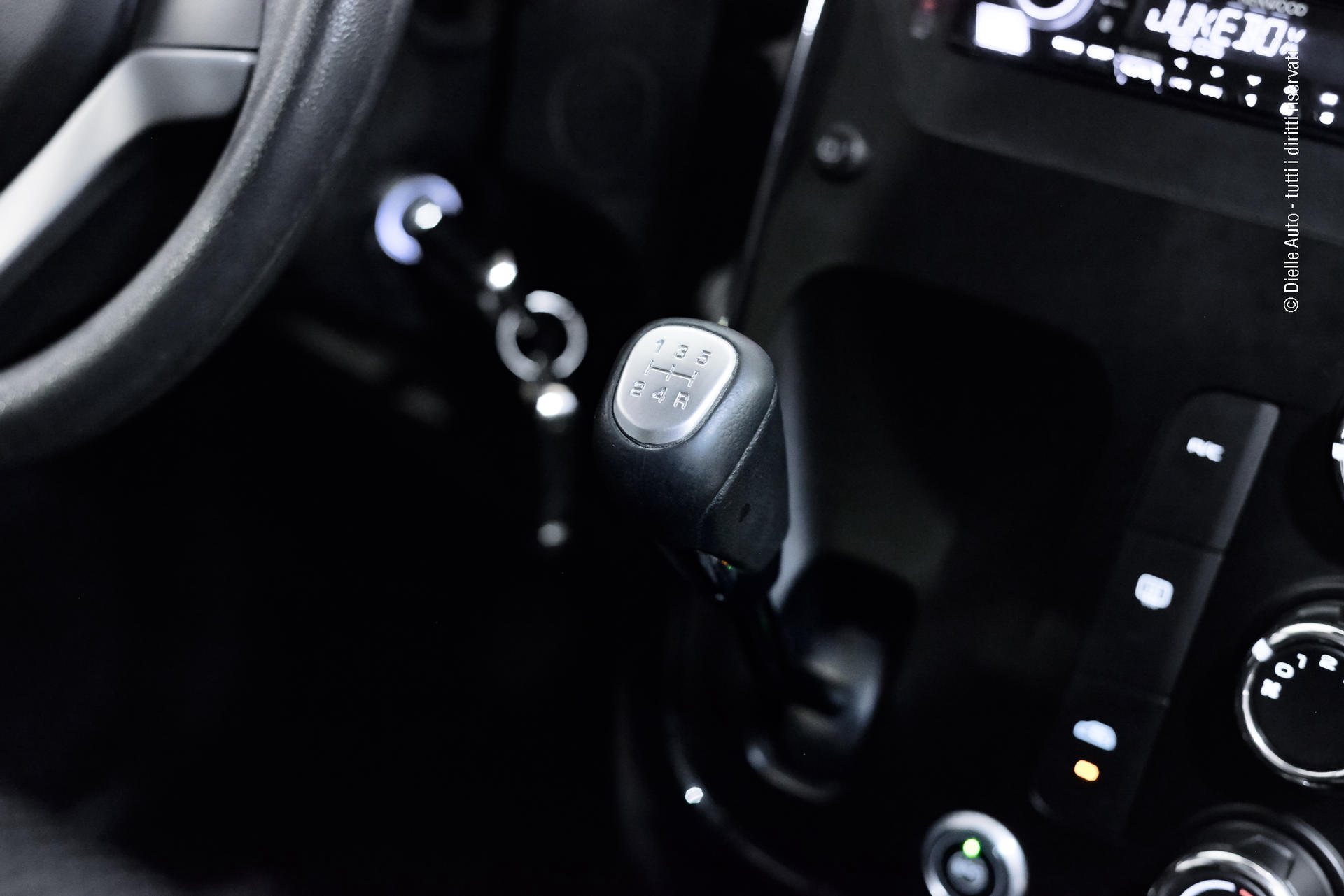 Mahindra KUV100 1.2 K6+ m-bifuel