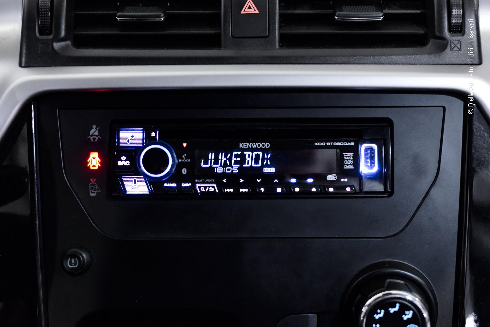 Mahindra KUV100 1.2 K6+ m-bifuel