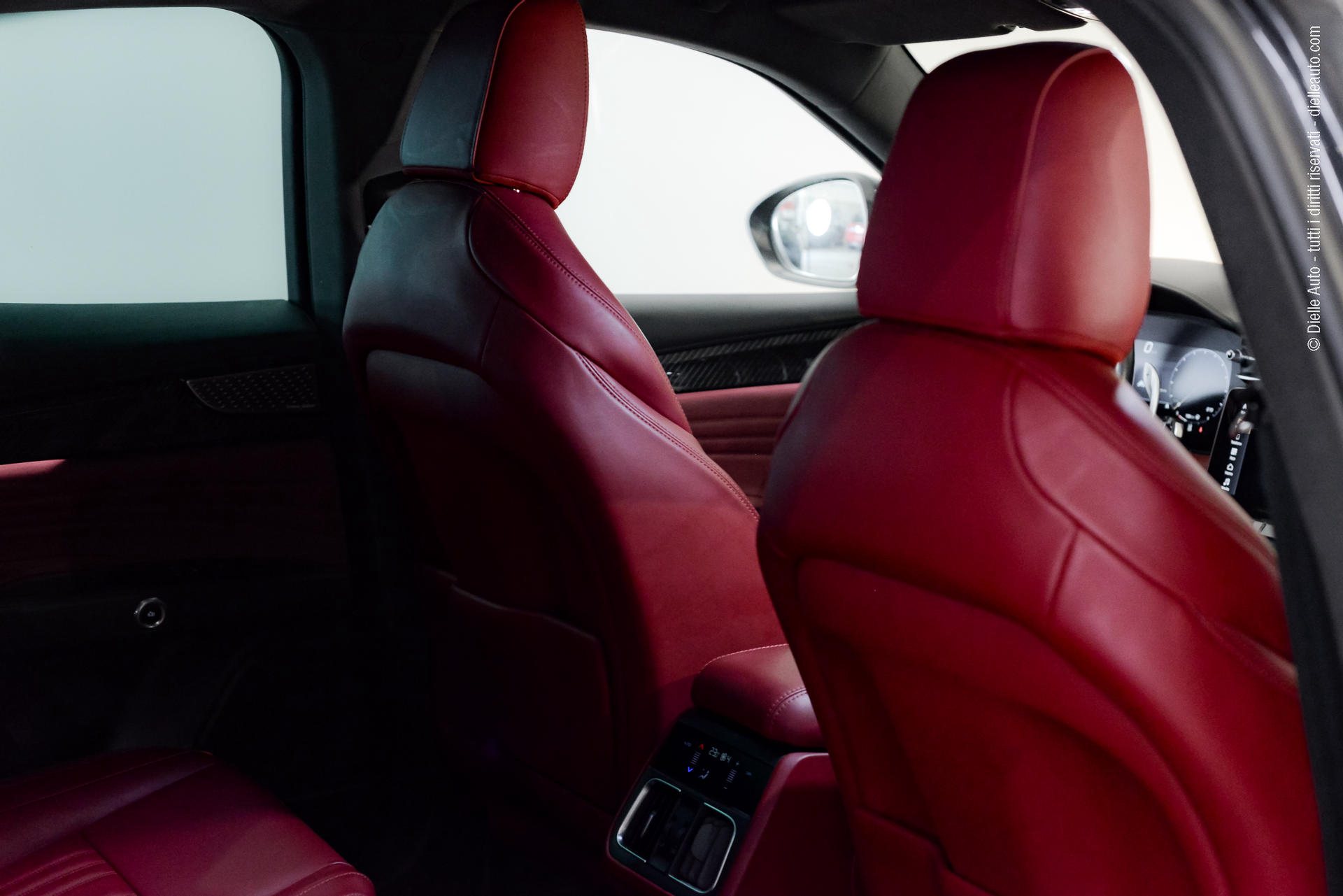 Maserati Grecale 2.0 mhev Modena 330cv auto