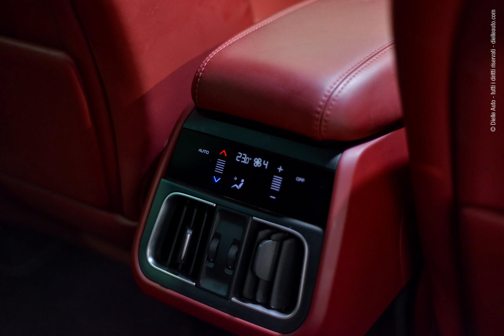 Maserati Grecale 2.0 mhev Modena 330cv auto