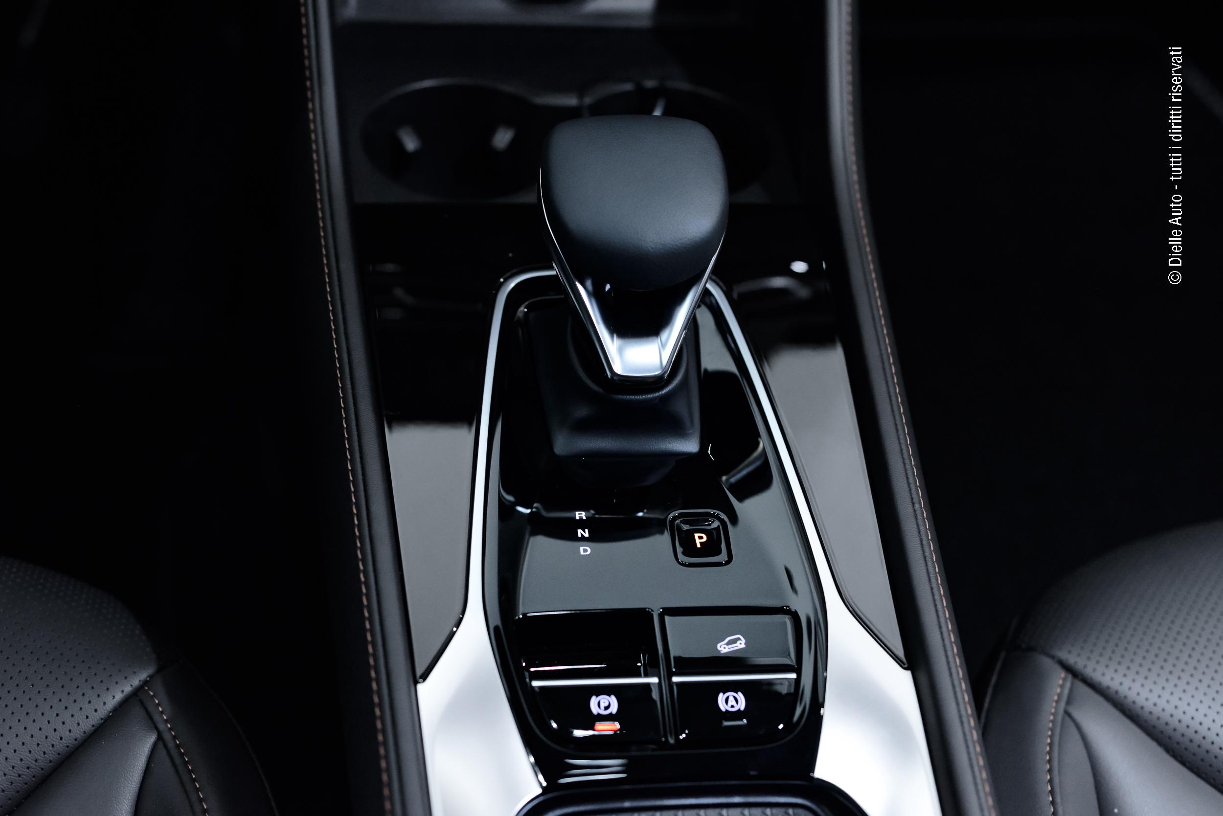 Mg HS 1.5 hybrid+ Luxury auto