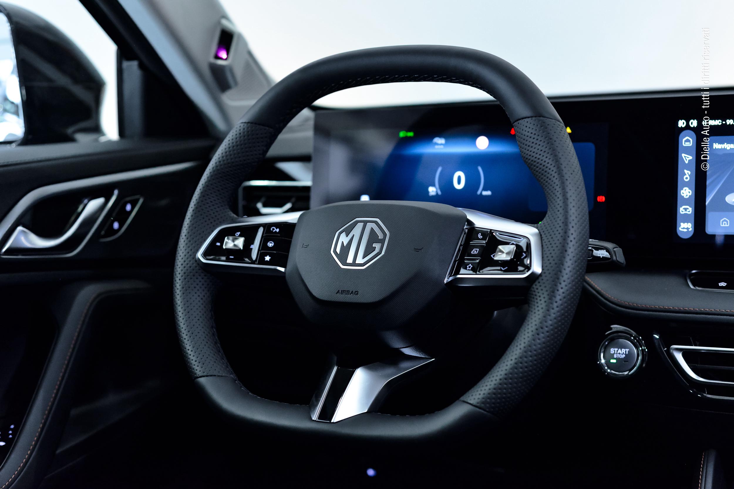 Mg HS 1.5 hybrid+ Luxury auto