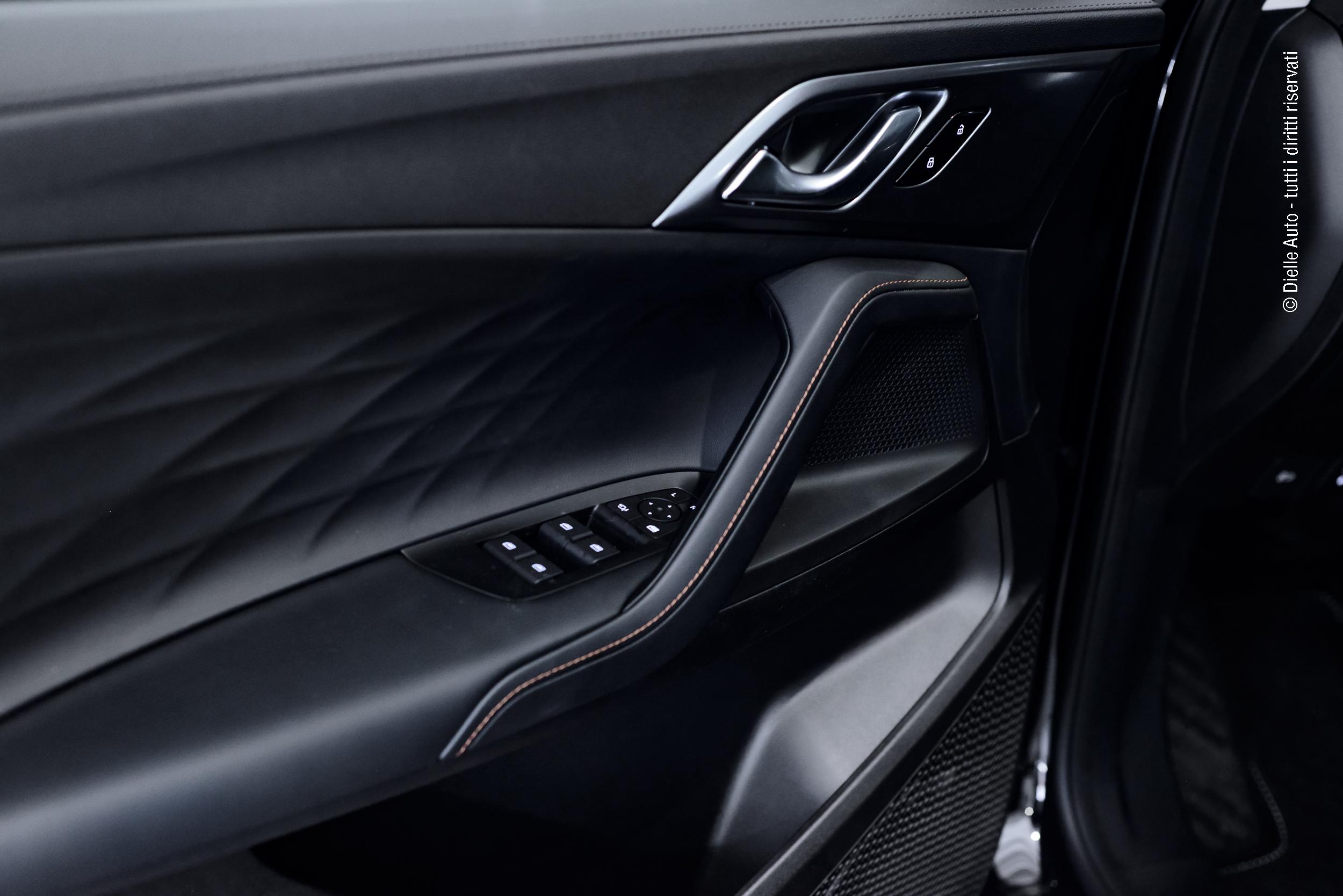 Mg HS 1.5 hybrid+ Luxury auto