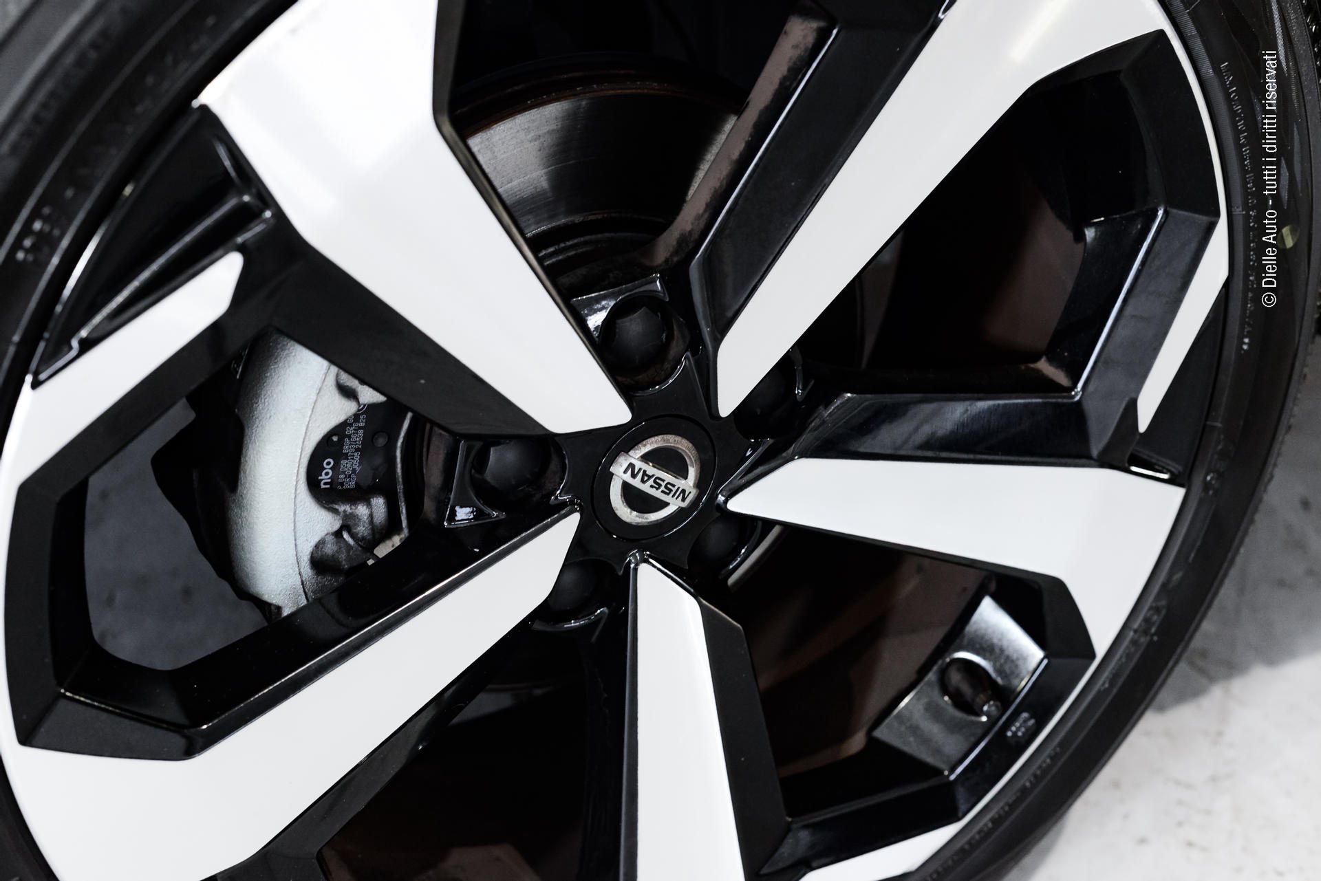 Nissan Juke 1.0 dig-t Tekna 114cv + BOSE 3D