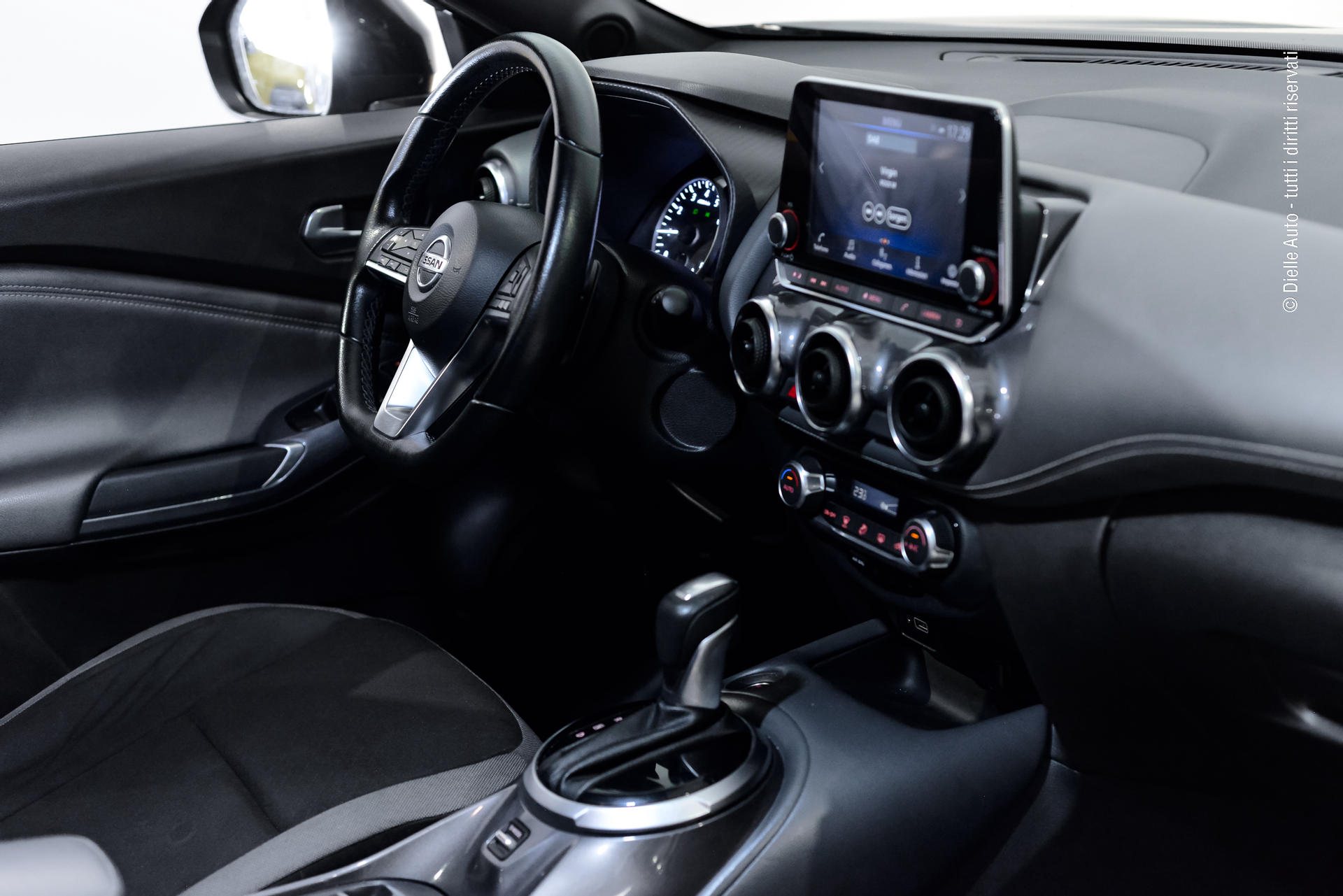 Nissan Juke 1.0 dig-t N-Connecta 114cv dct