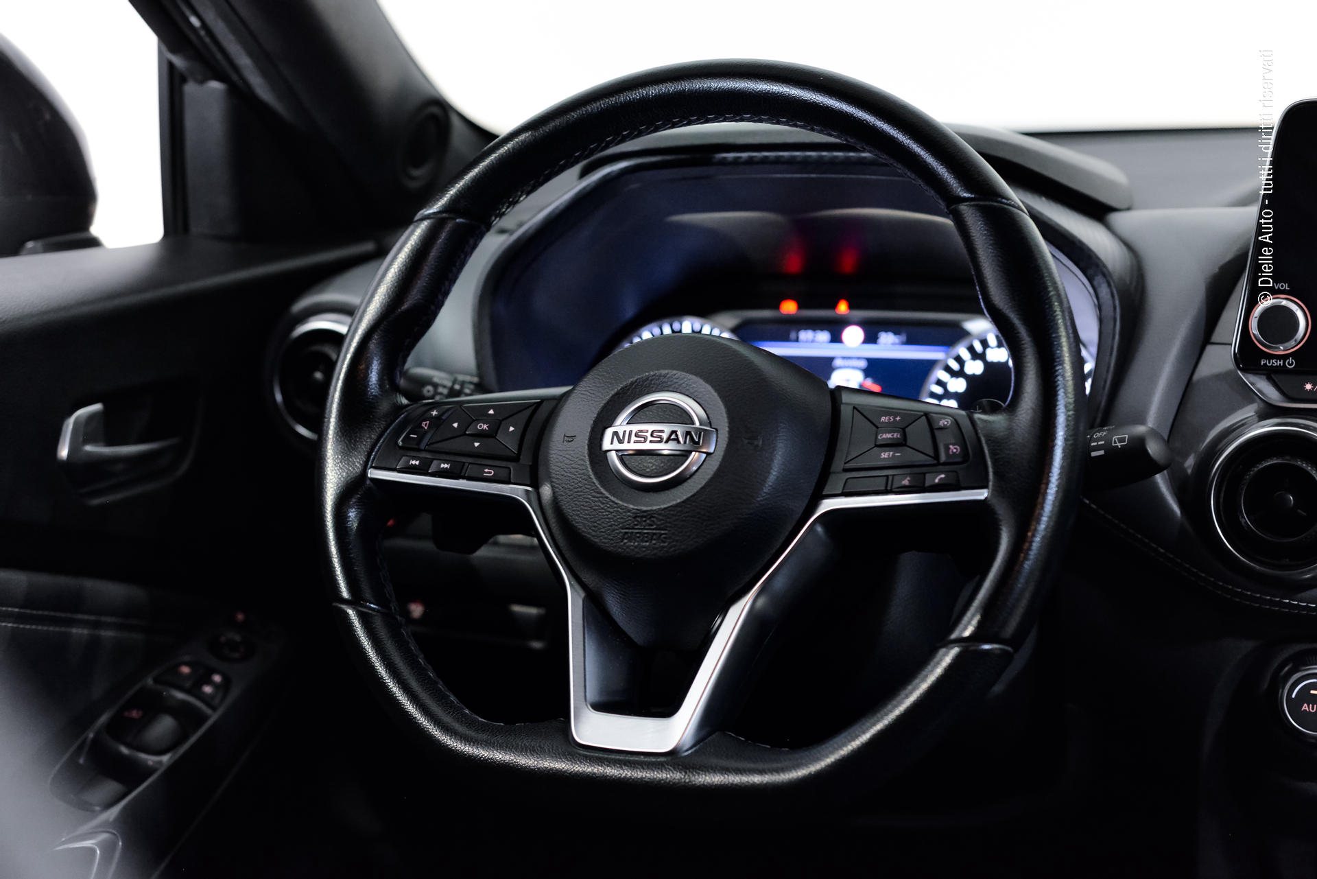 Nissan Juke 1.0 dig-t N-Connecta 114cv dct