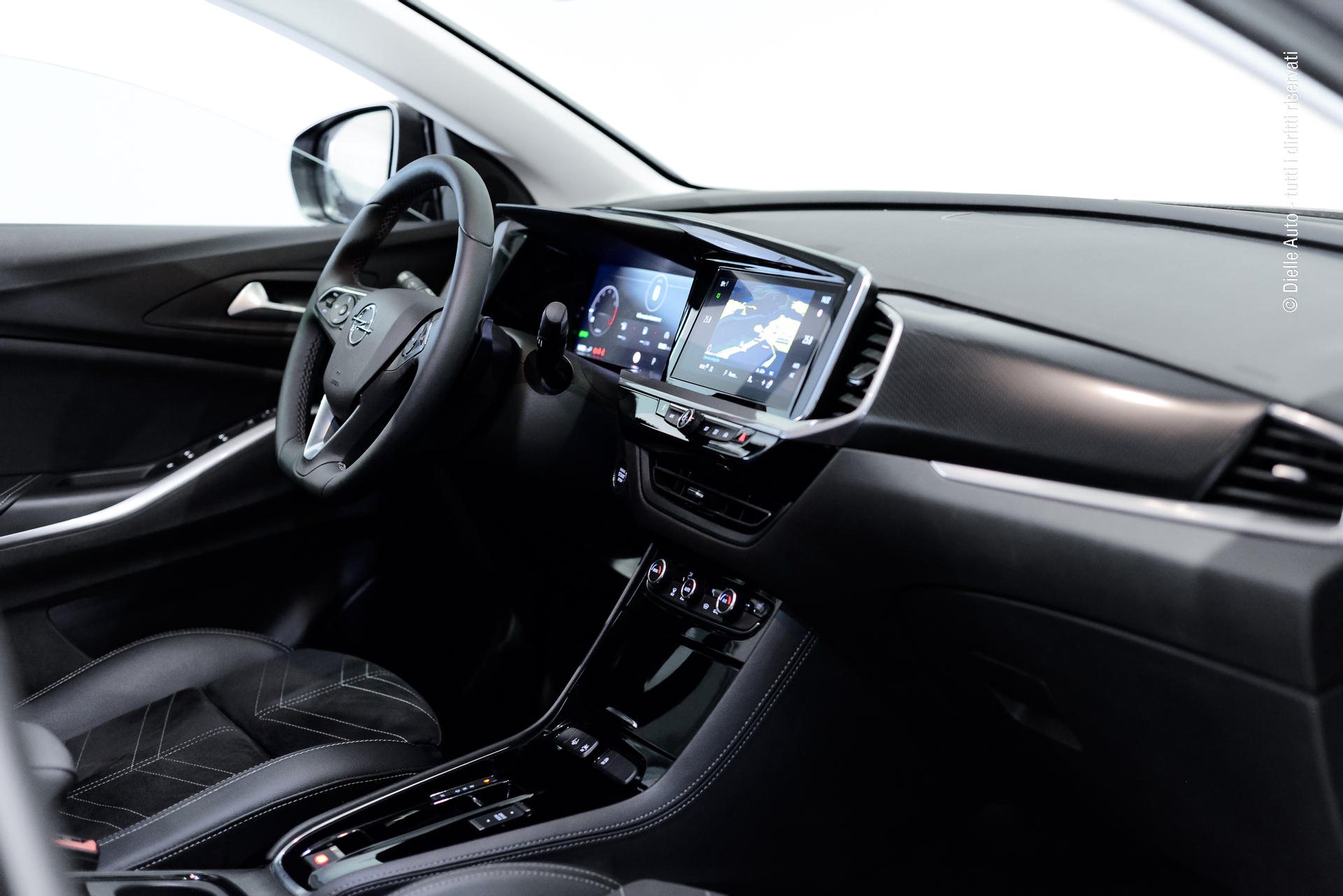 Opel Grandland 1.2 Ultimate s&s 130cv at8