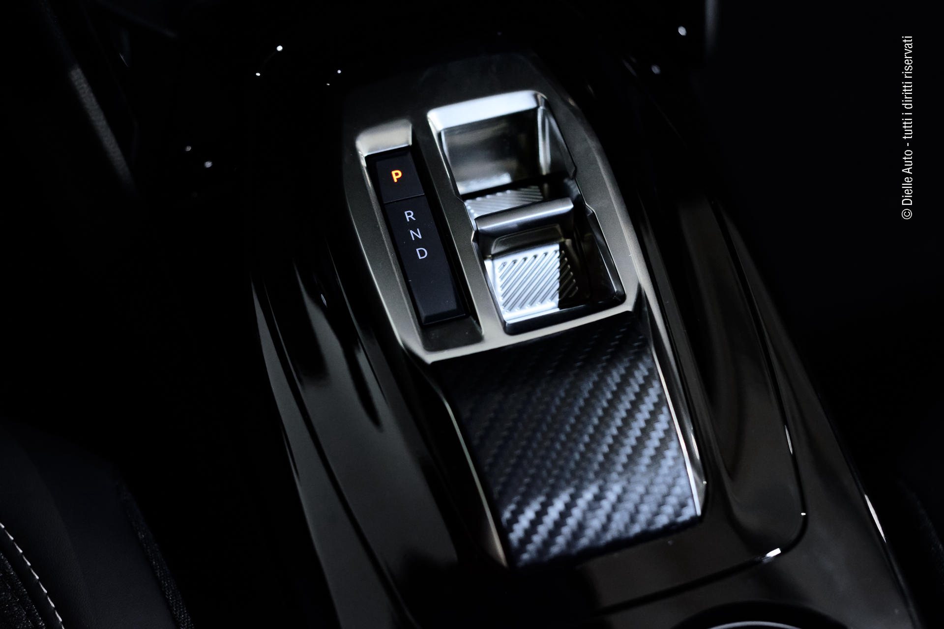 Peugeot 2008 1.2 hybrid Allure 145cv e-dcs6