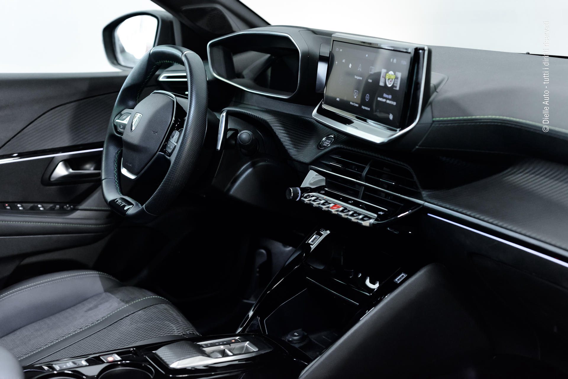 Peugeot 208 1.2 hybrid GT 145cv e-dcs 6