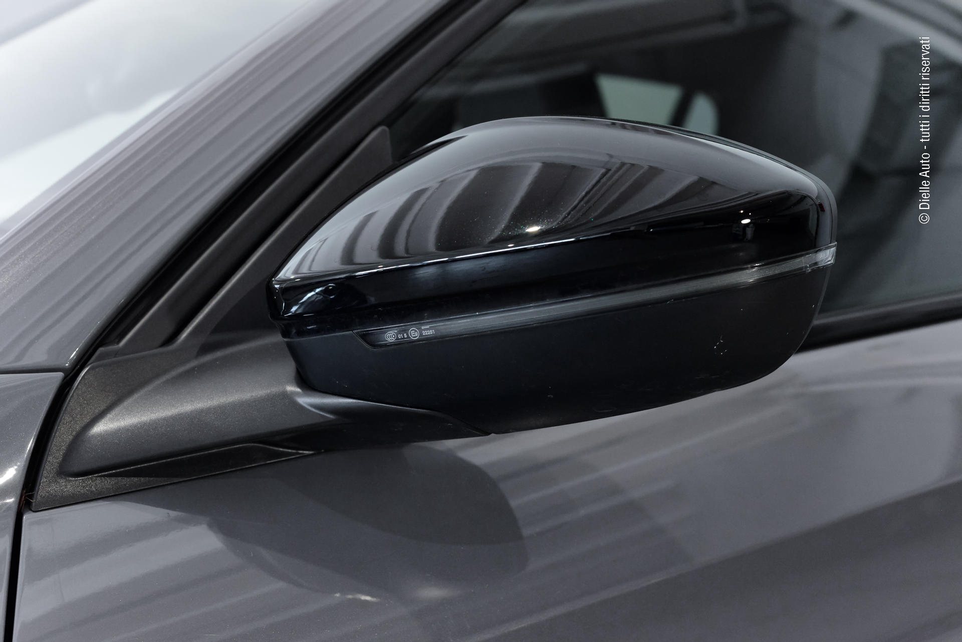 Peugeot 208 1.2 hybrid GT 145cv e-dcs 6