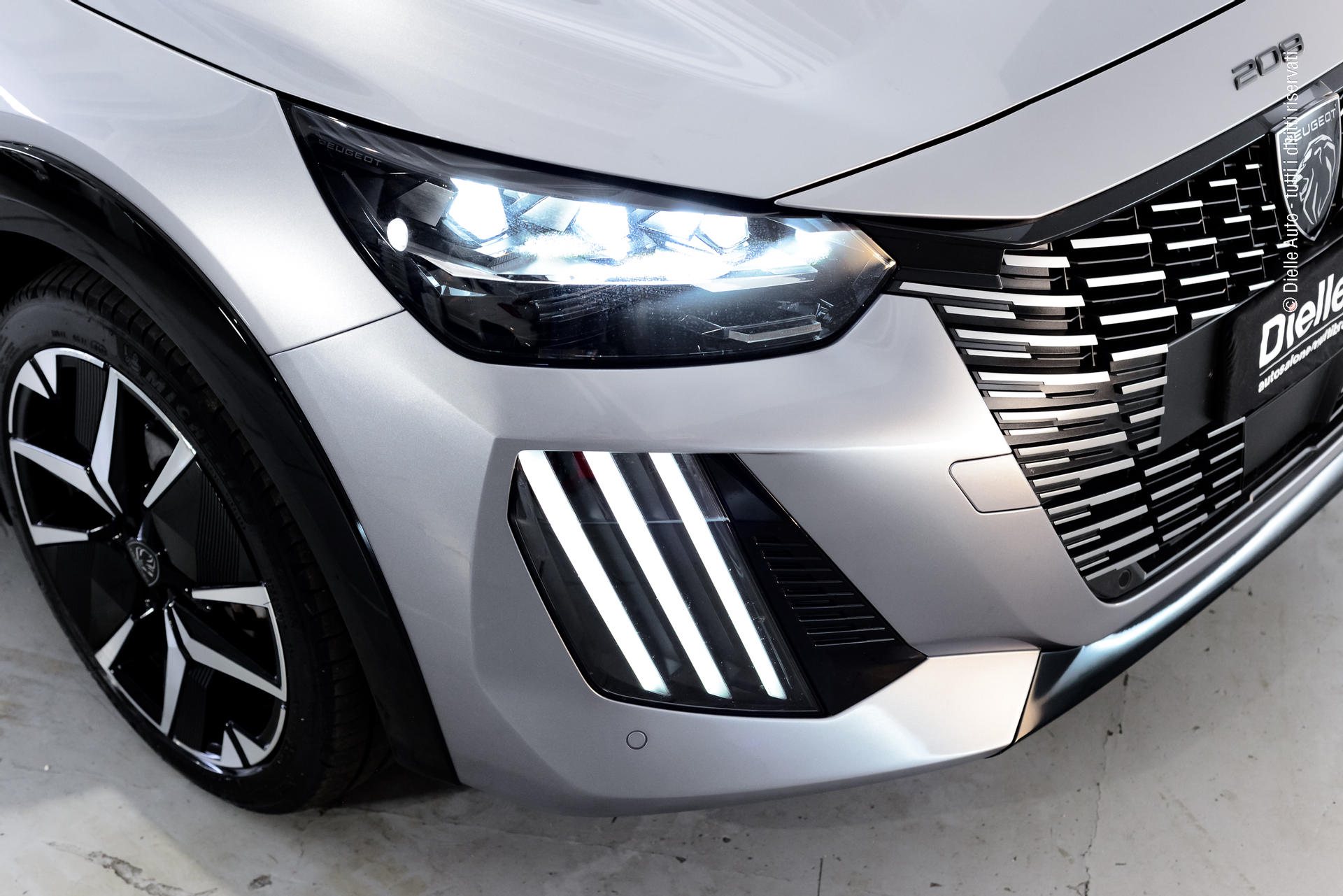 Peugeot 208 1.2 hybrid GT 145cv e-dcs 6