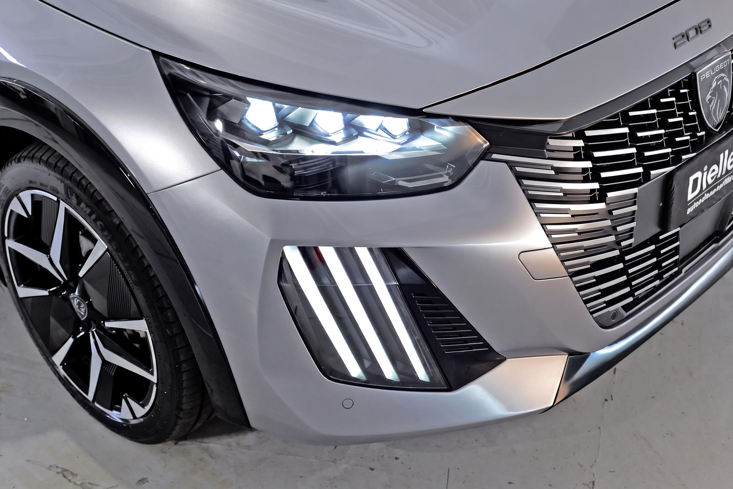 Peugeot 208 1.2 hybrid GT 145cv e-dcs 6