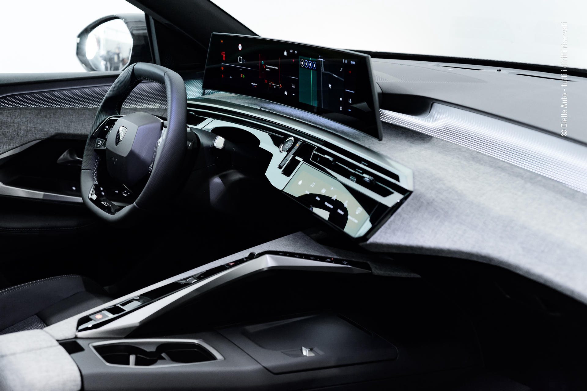 Peugeot 3008 1.2 hybrid GT Exclusive 145cv e-dcs6 TETTO APRIBILE