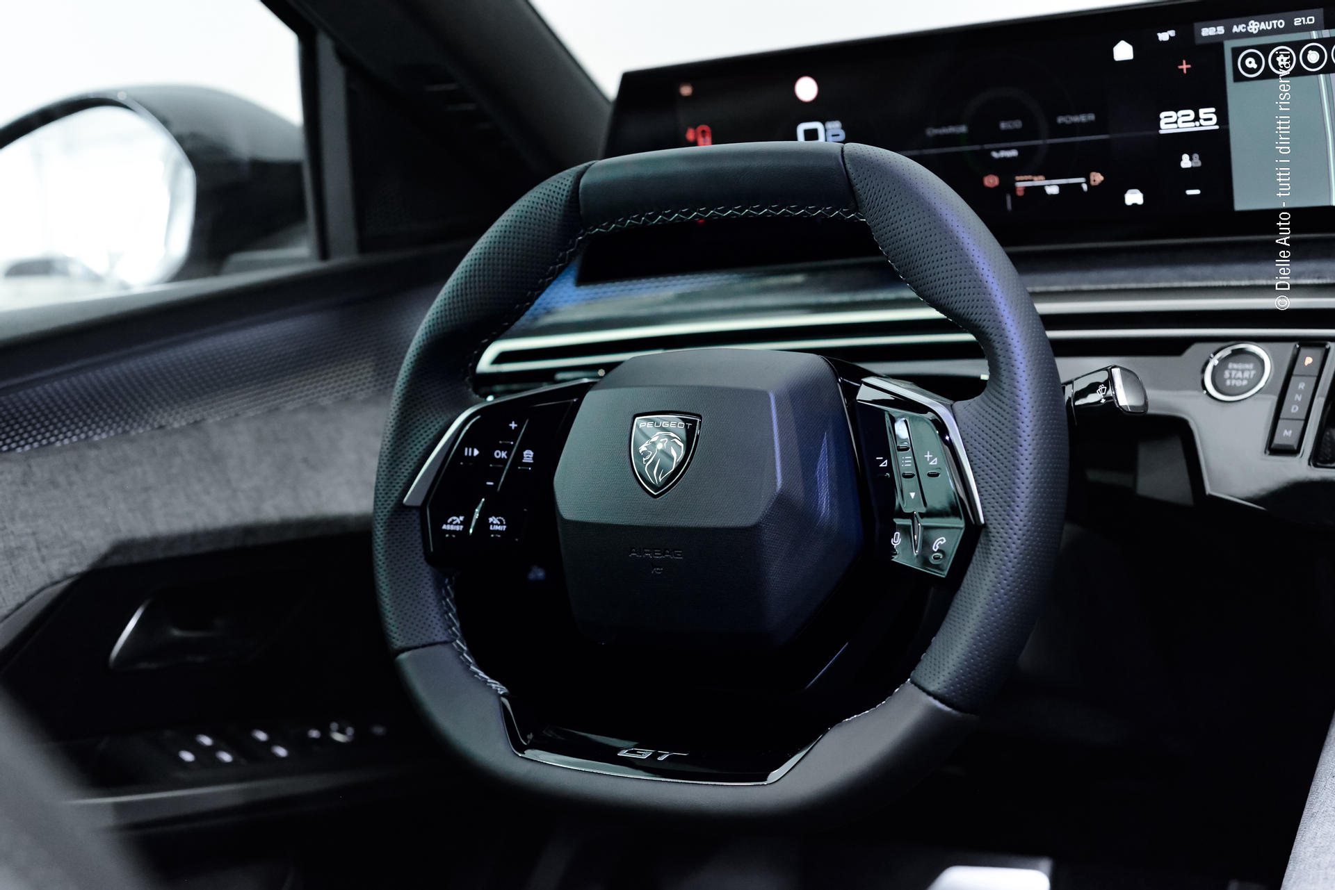 Peugeot 3008 1.2 hybrid GT Exclusive 145cv e-dcs6 TETTO APRIBILE