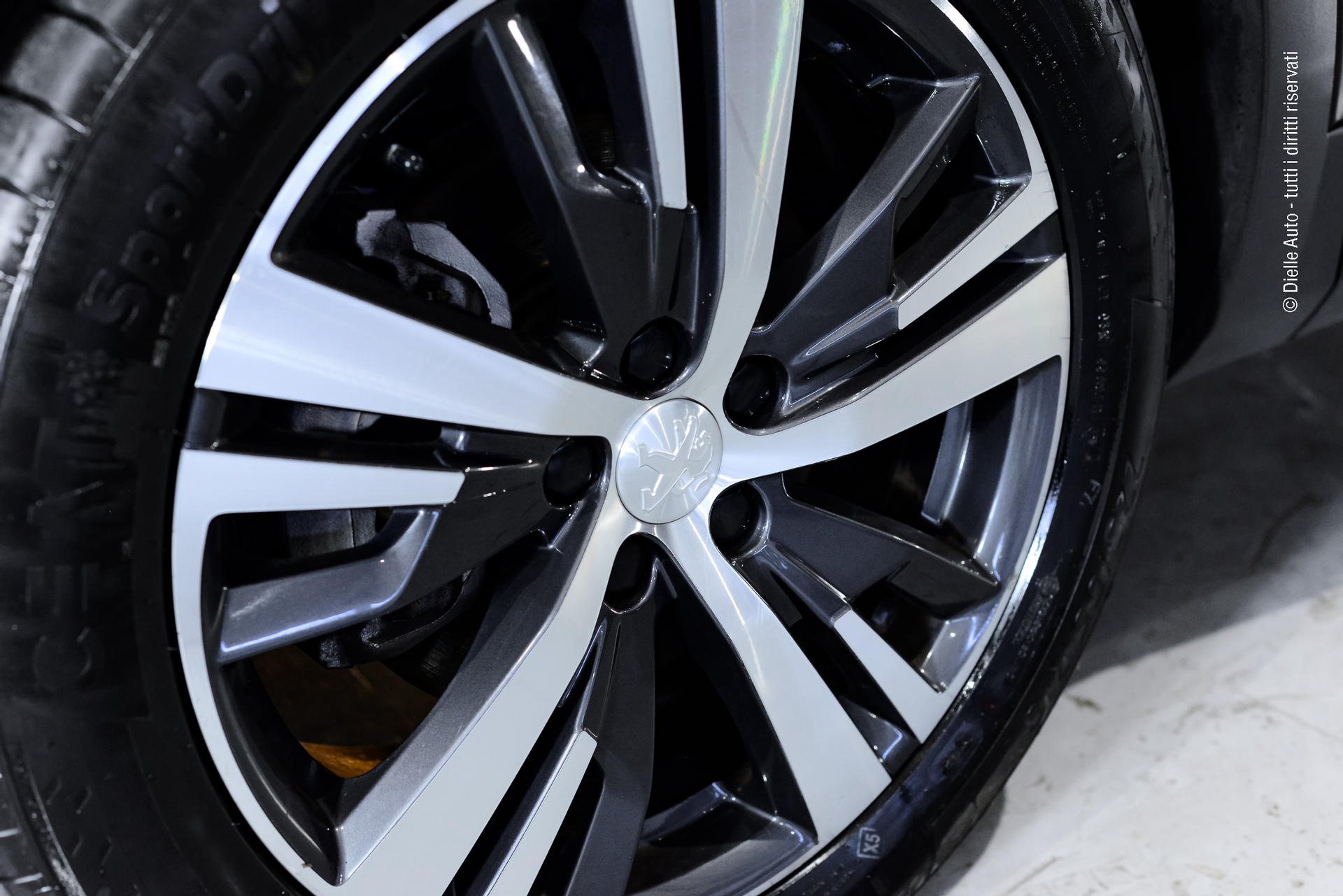 Peugeot 5008 1.5 bluehdi Allure Pack s&s 130cv eat8 7 posti