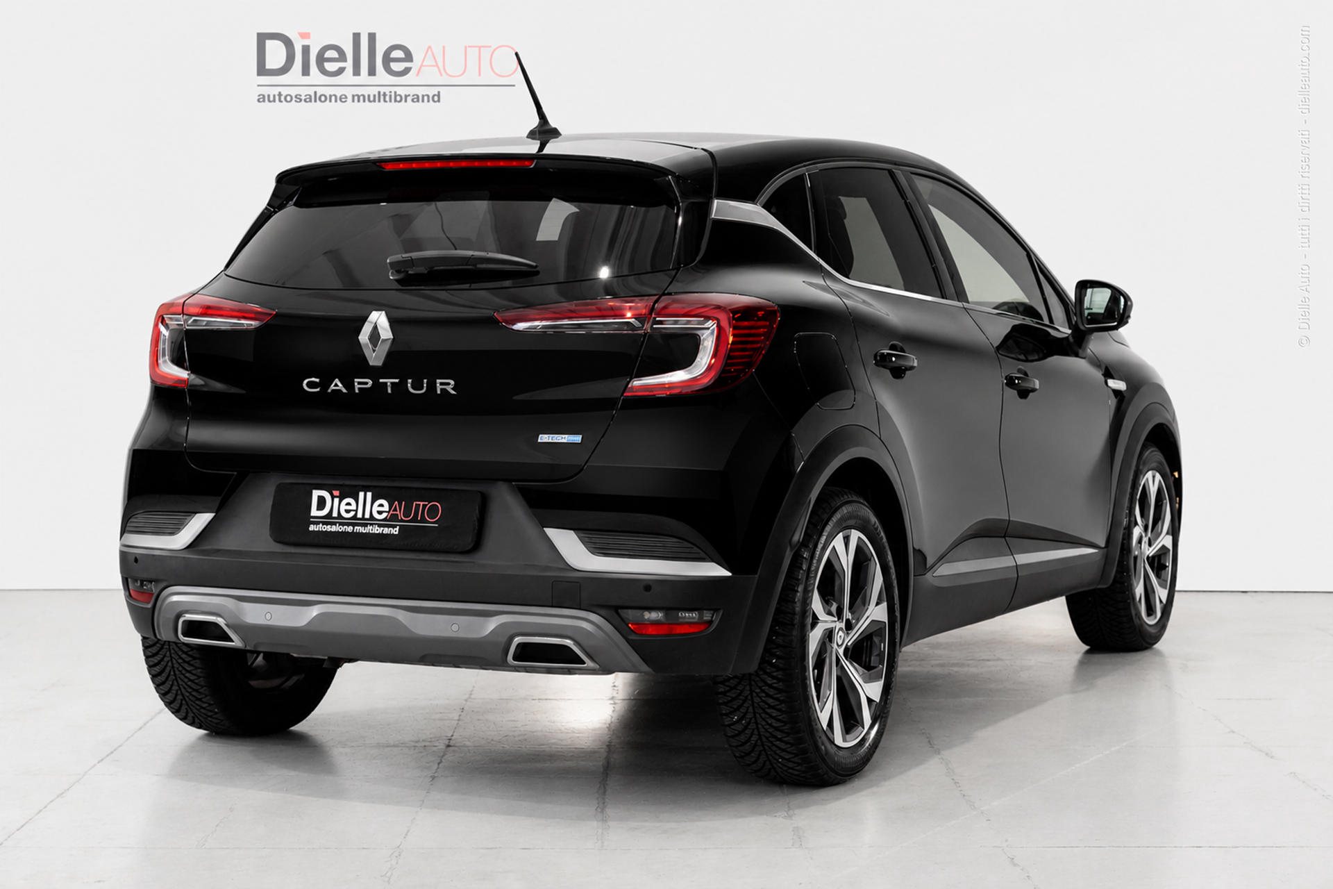Renault Captur 1.6 E-Tech hybrid RS Line 145cv auto