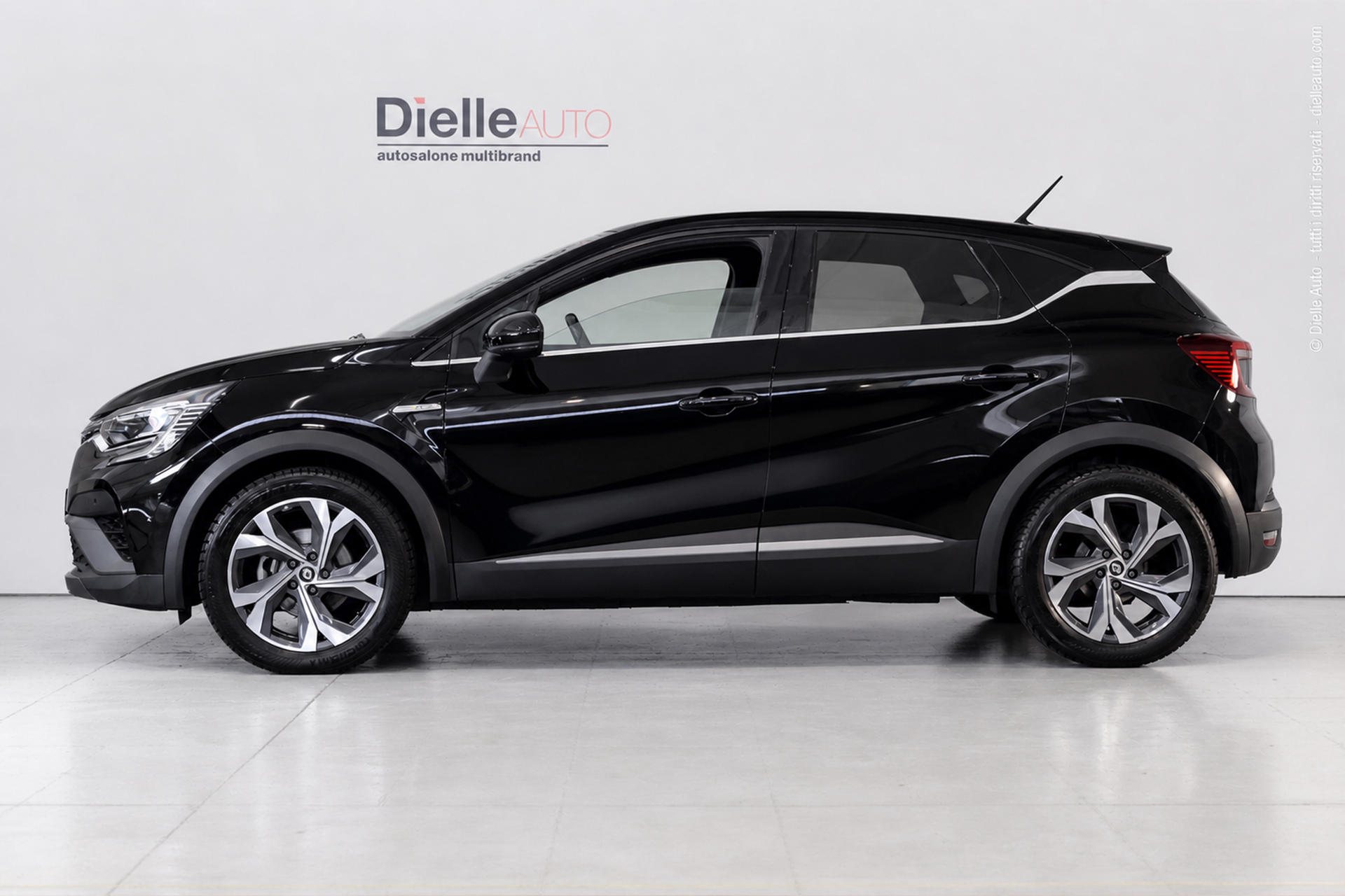 Renault Captur 1.6 E-Tech hybrid RS Line 145cv auto