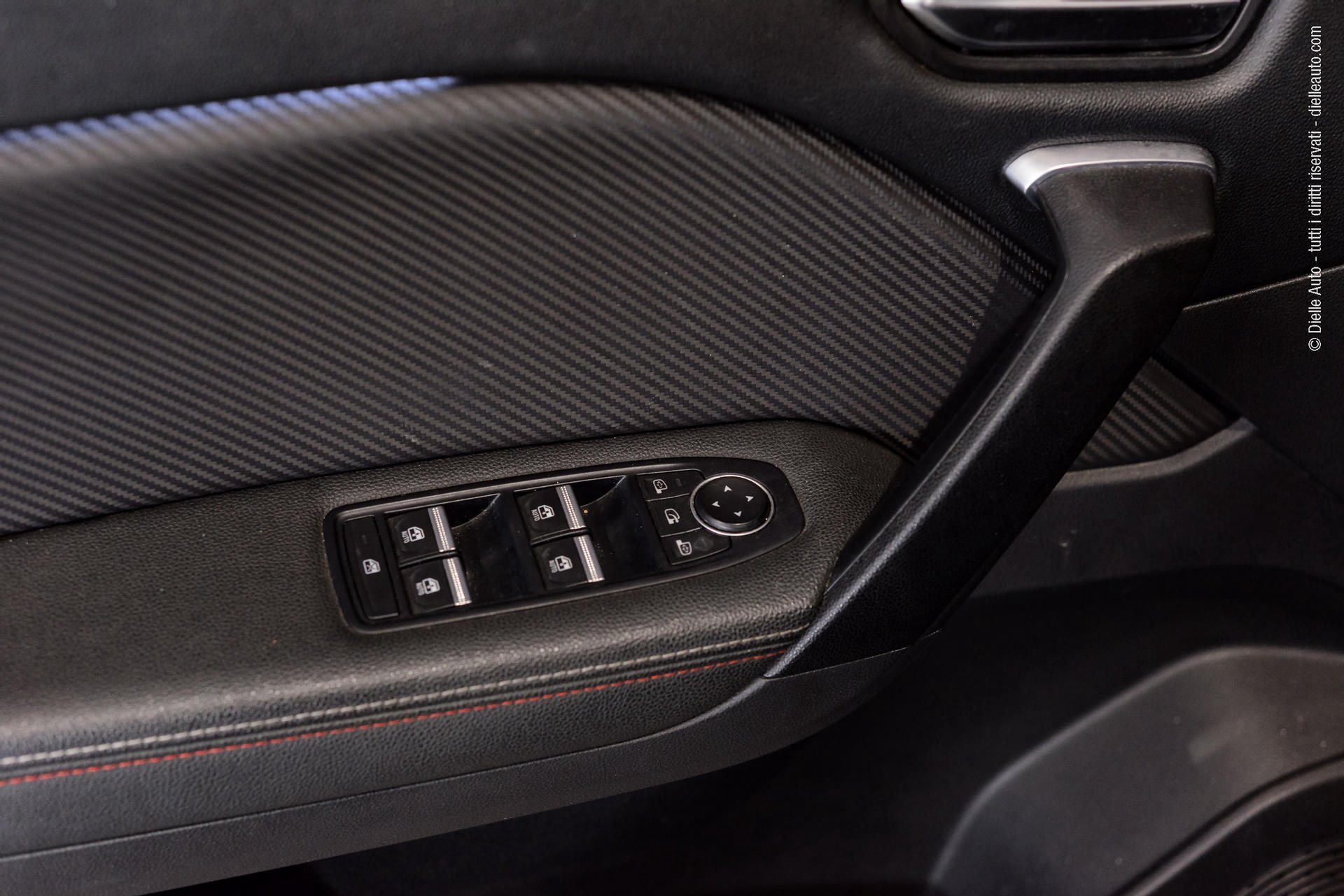 Renault Captur 1.6 E-Tech hybrid RS Line 145cv auto