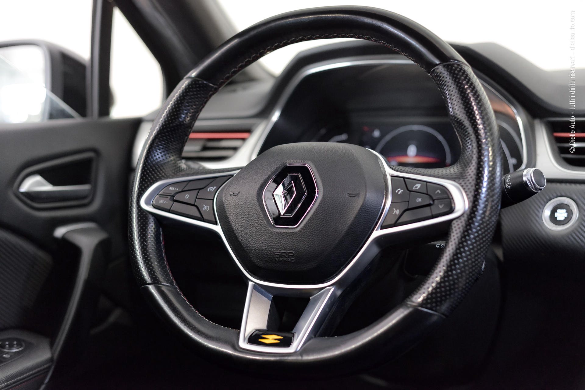 Renault Captur 1.6 E-Tech hybrid RS Line 145cv auto
