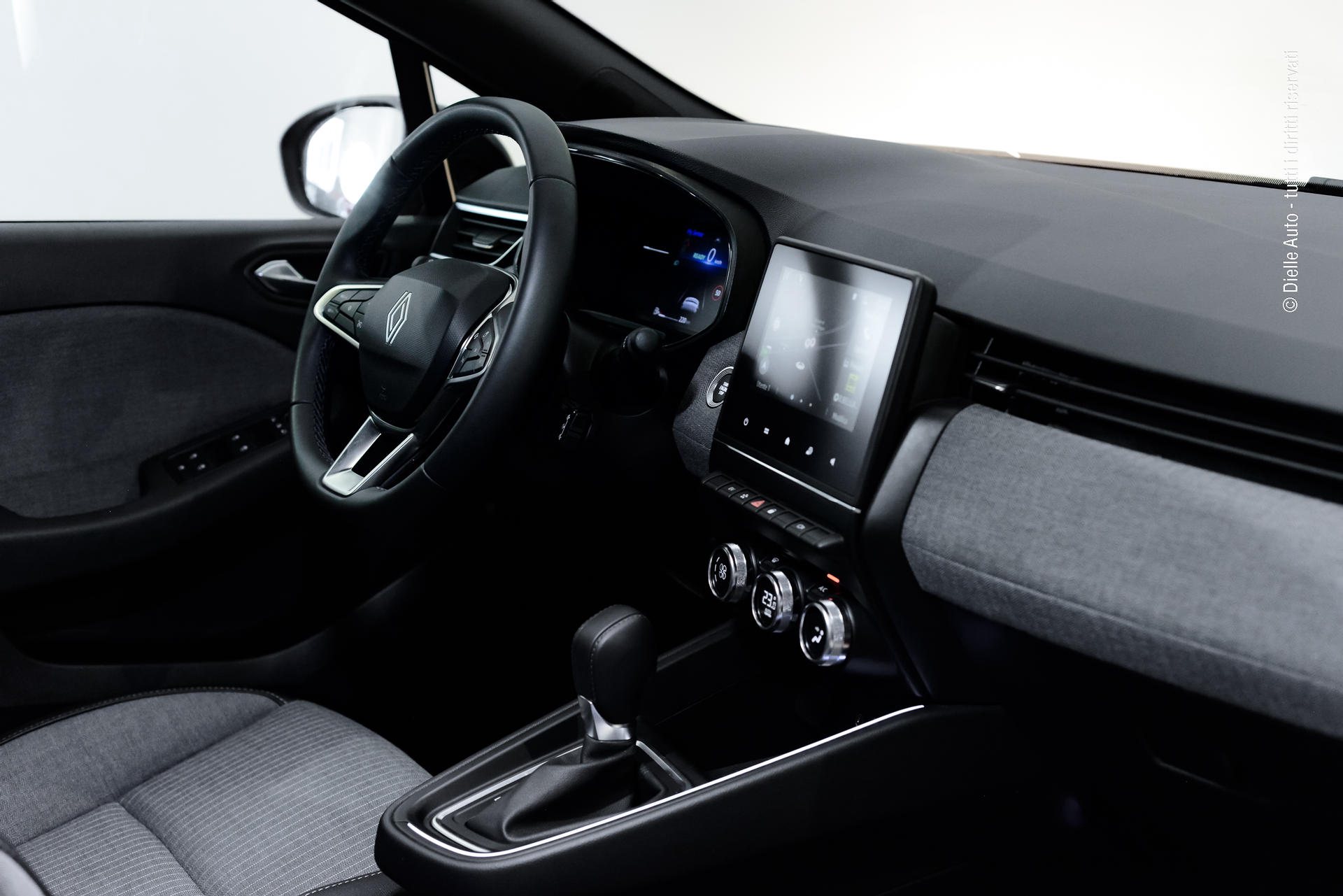 Renault Clio 1.6 E-Tech full hybrid Techno 145cv