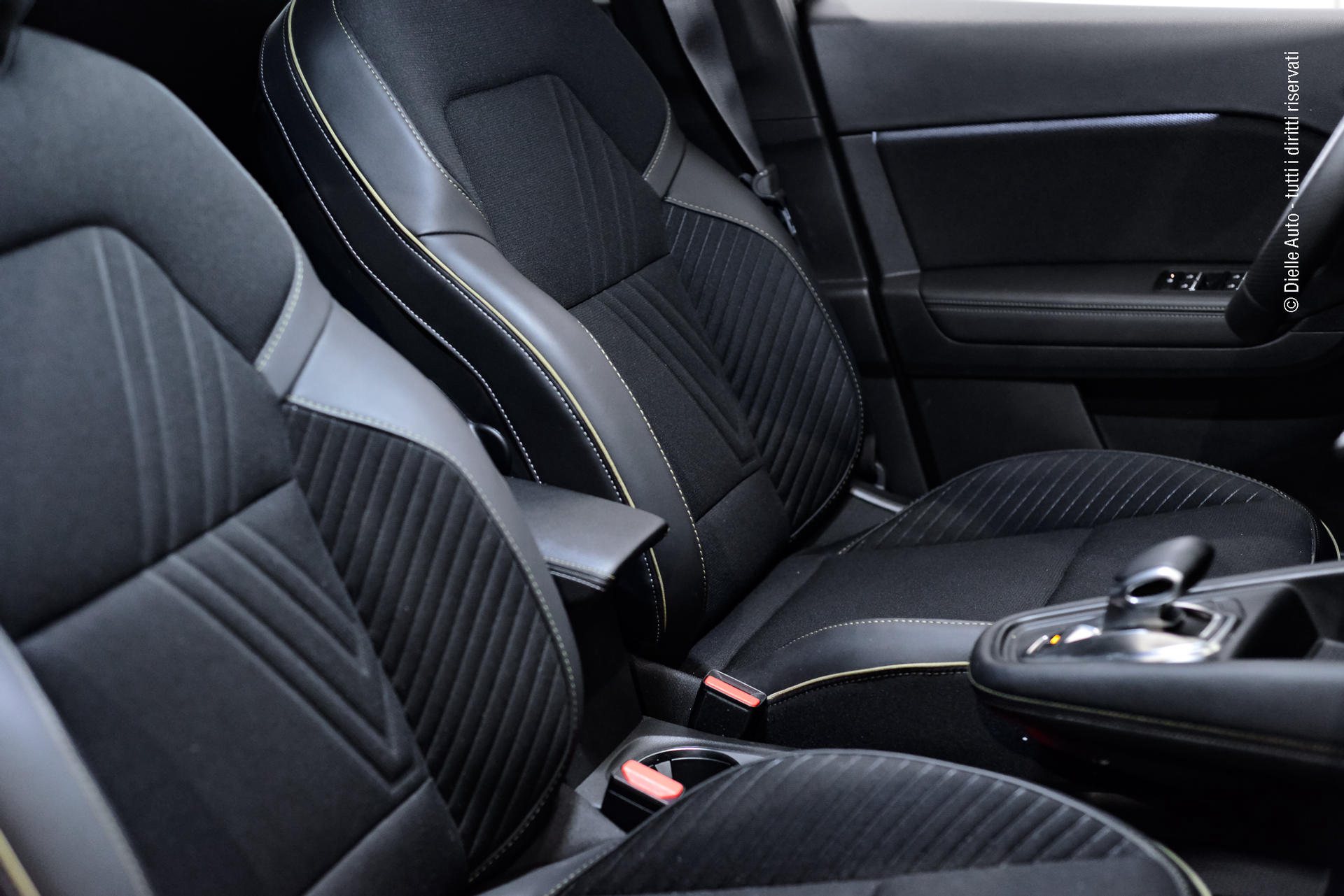 Renault Symbioz 1.6 E-Tech full hybrid Iconic 145cv auto