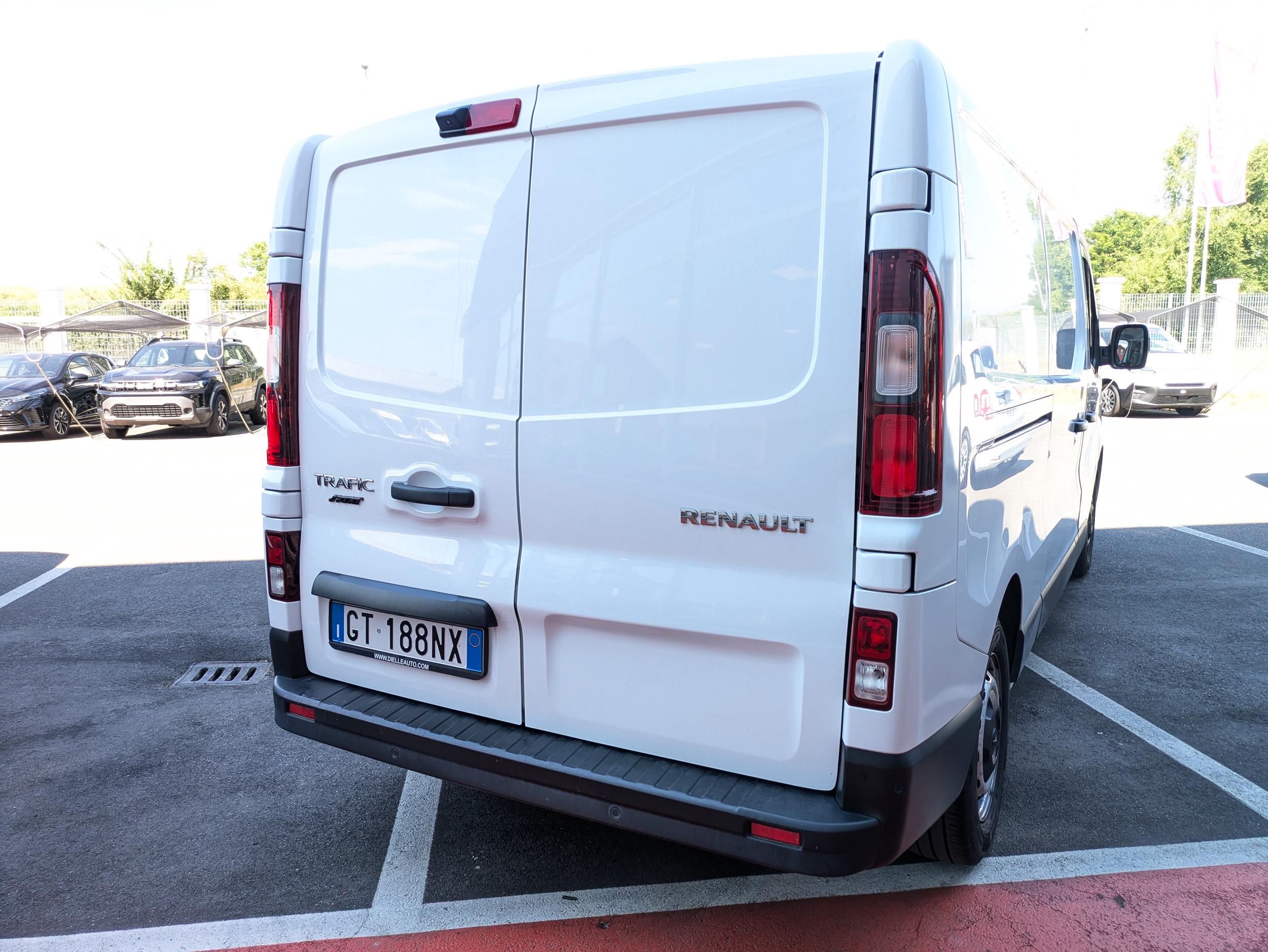 Renault T30 2.0 dci 130cv L2H1 Advance my23