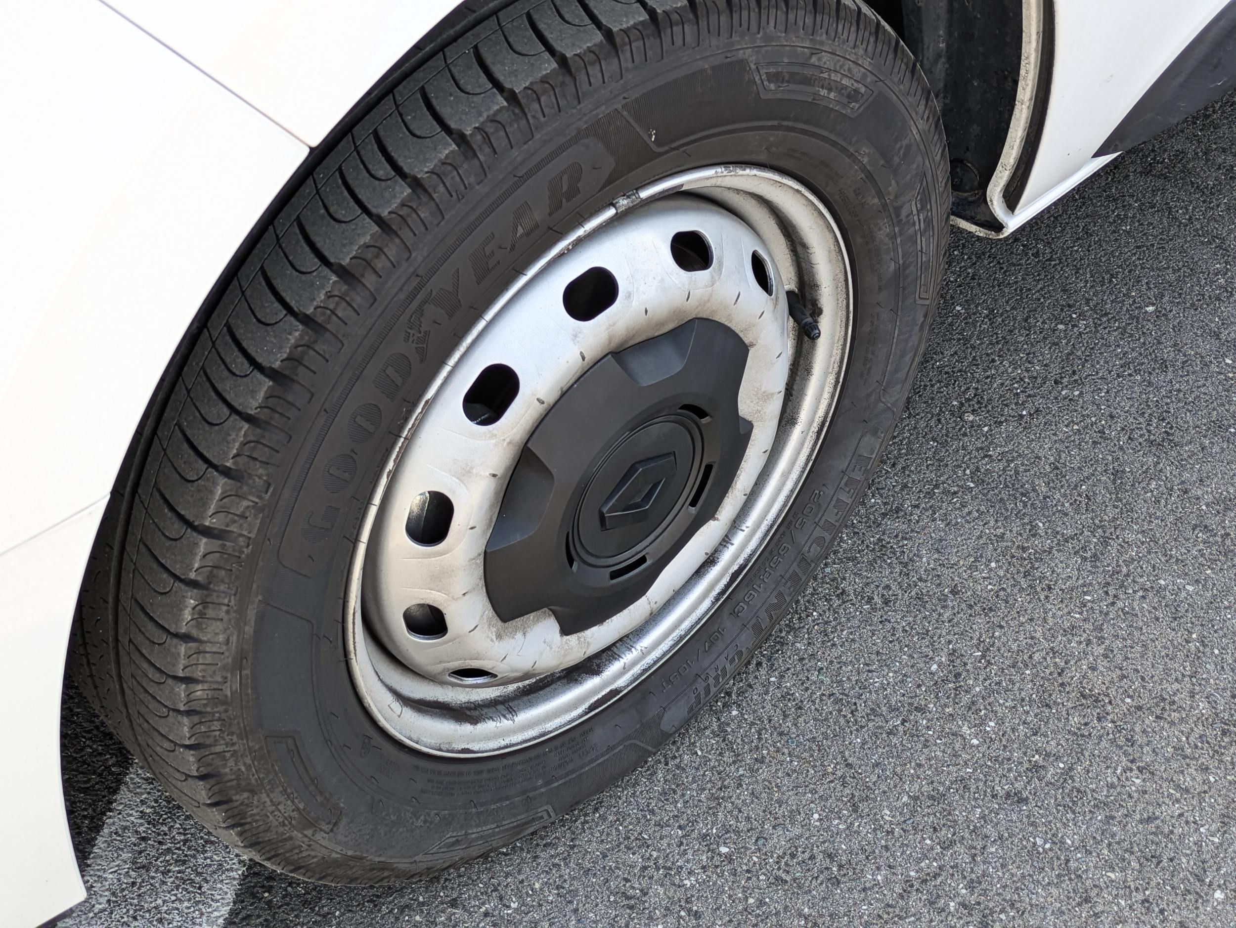 Renault T30 2.0 dci 130cv L2H1 Advance my23