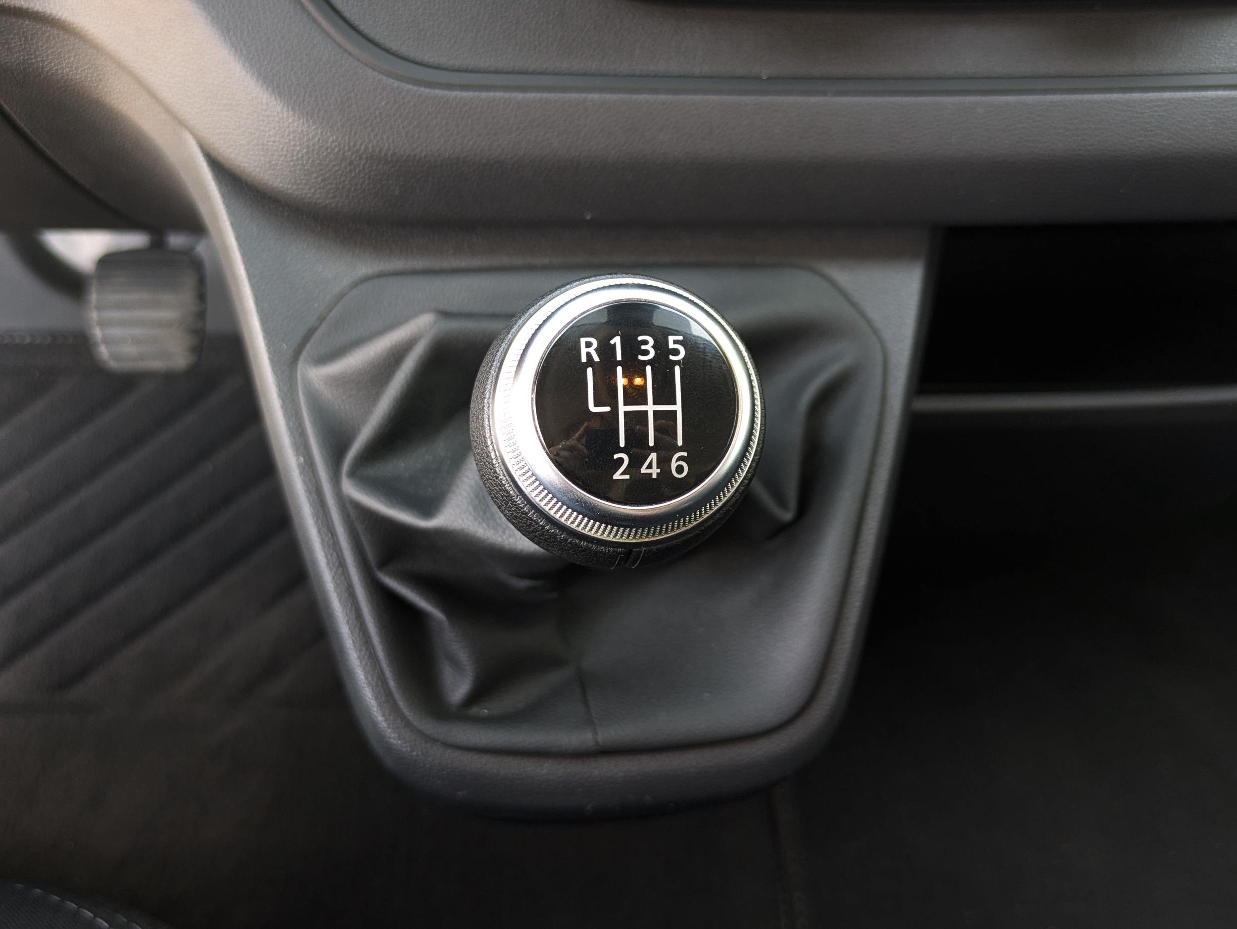 Renault T30 2.0 dci 130cv L2H1 Advance my23