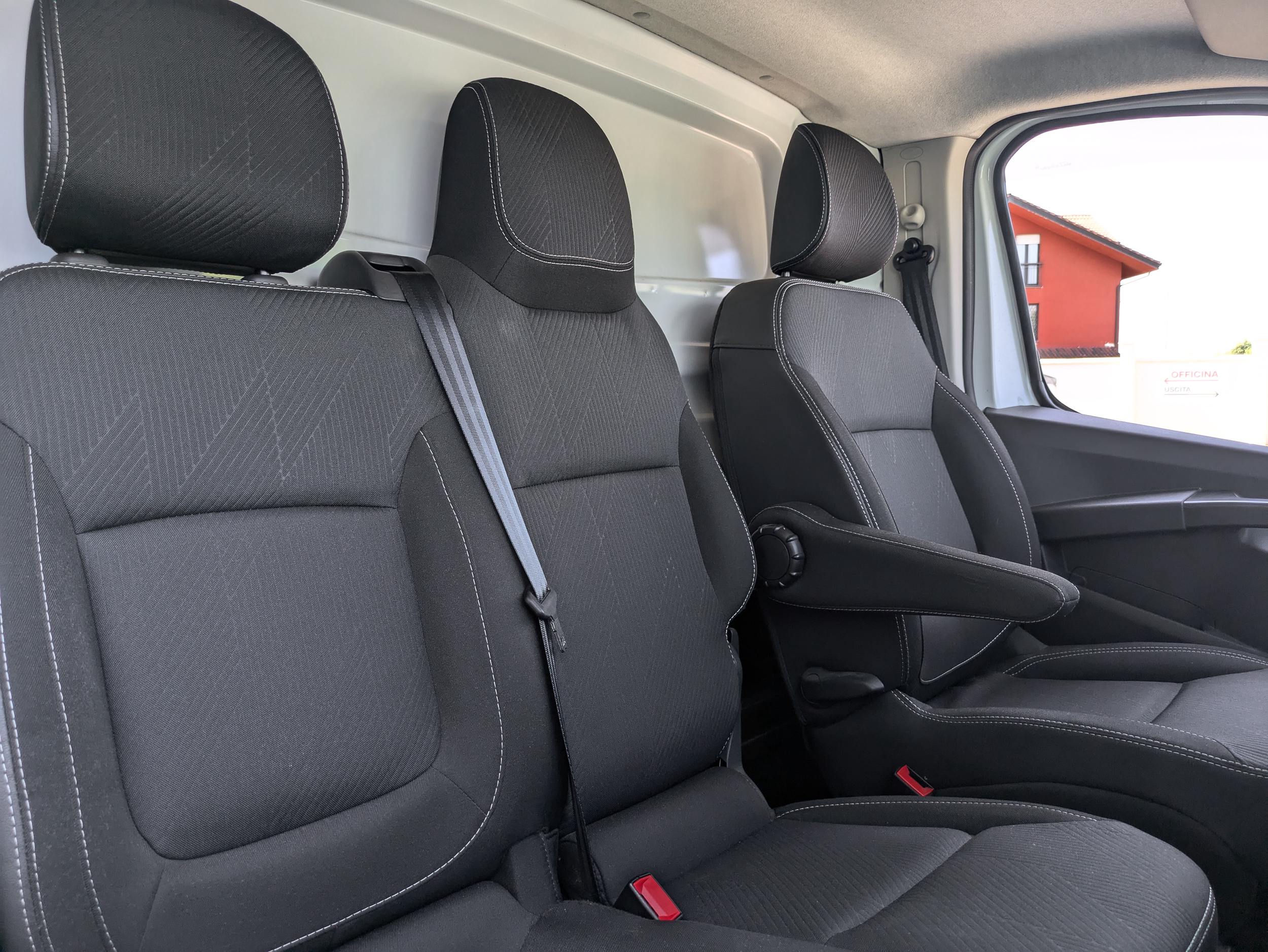 Renault T30 2.0 dci 130cv L2H1 Advance my23