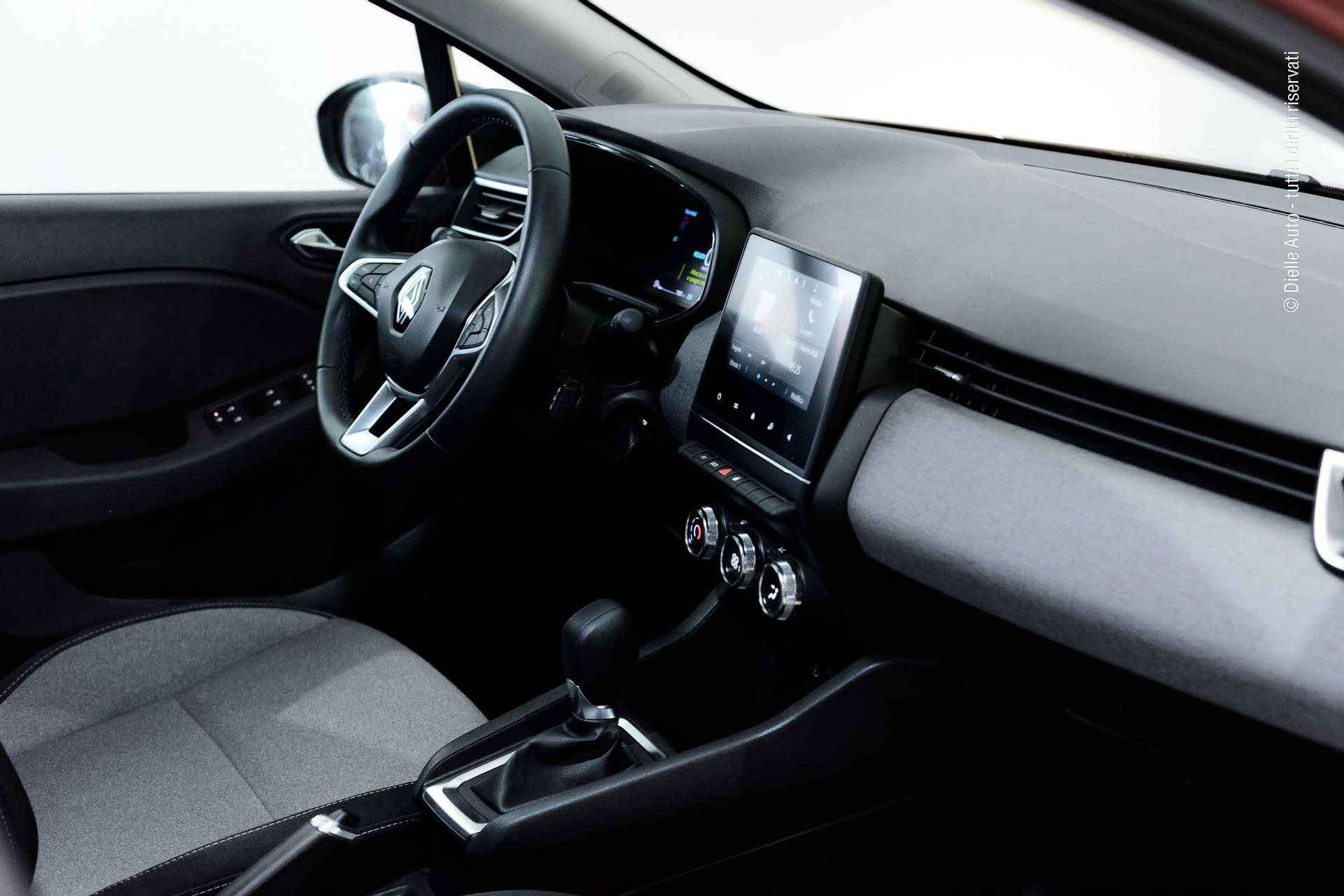 Renault Clio 1.6 E-Tech full hybrid Evolution 145cv