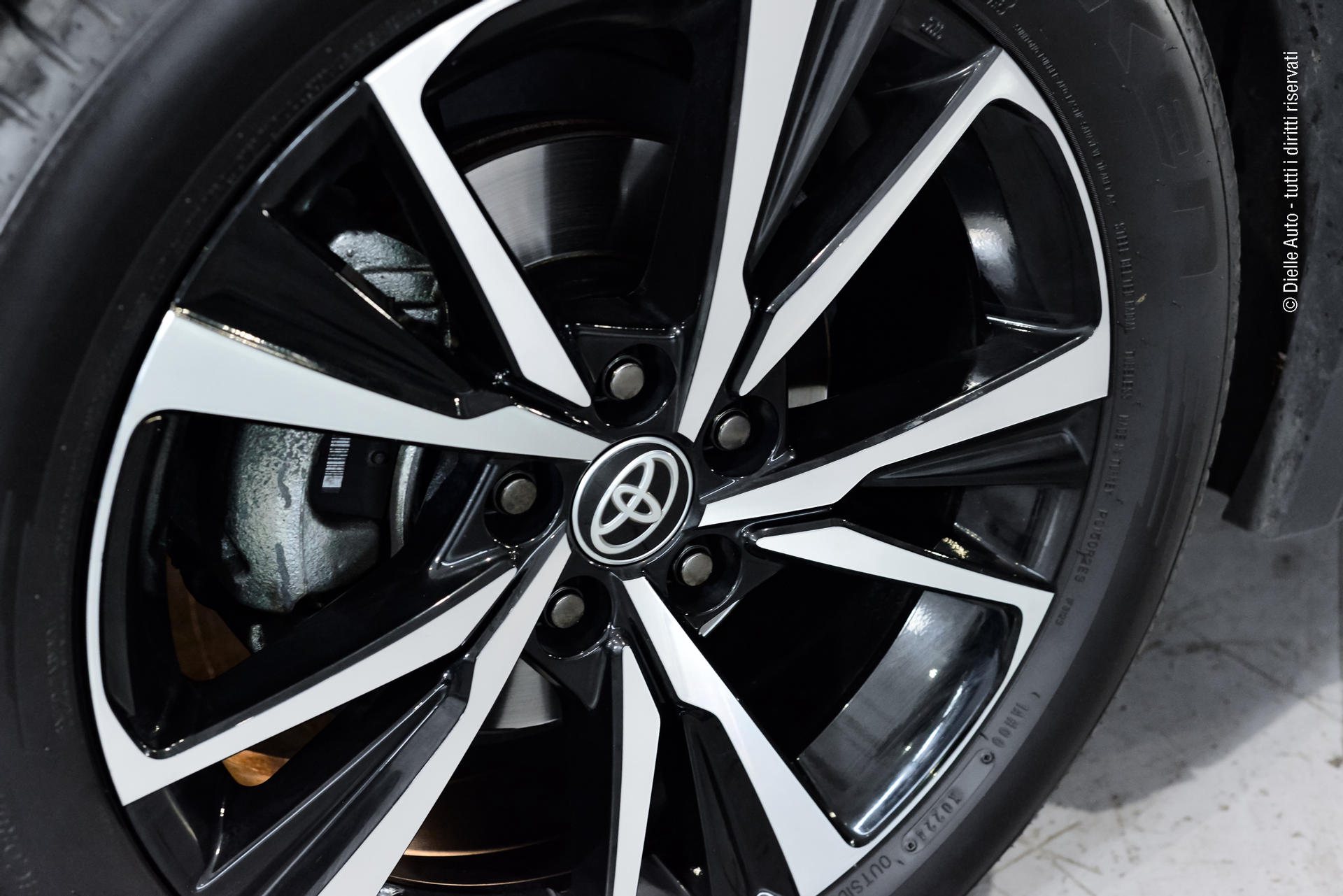 Toyota C-HR 1.8 hev Trend fwd e-cvt