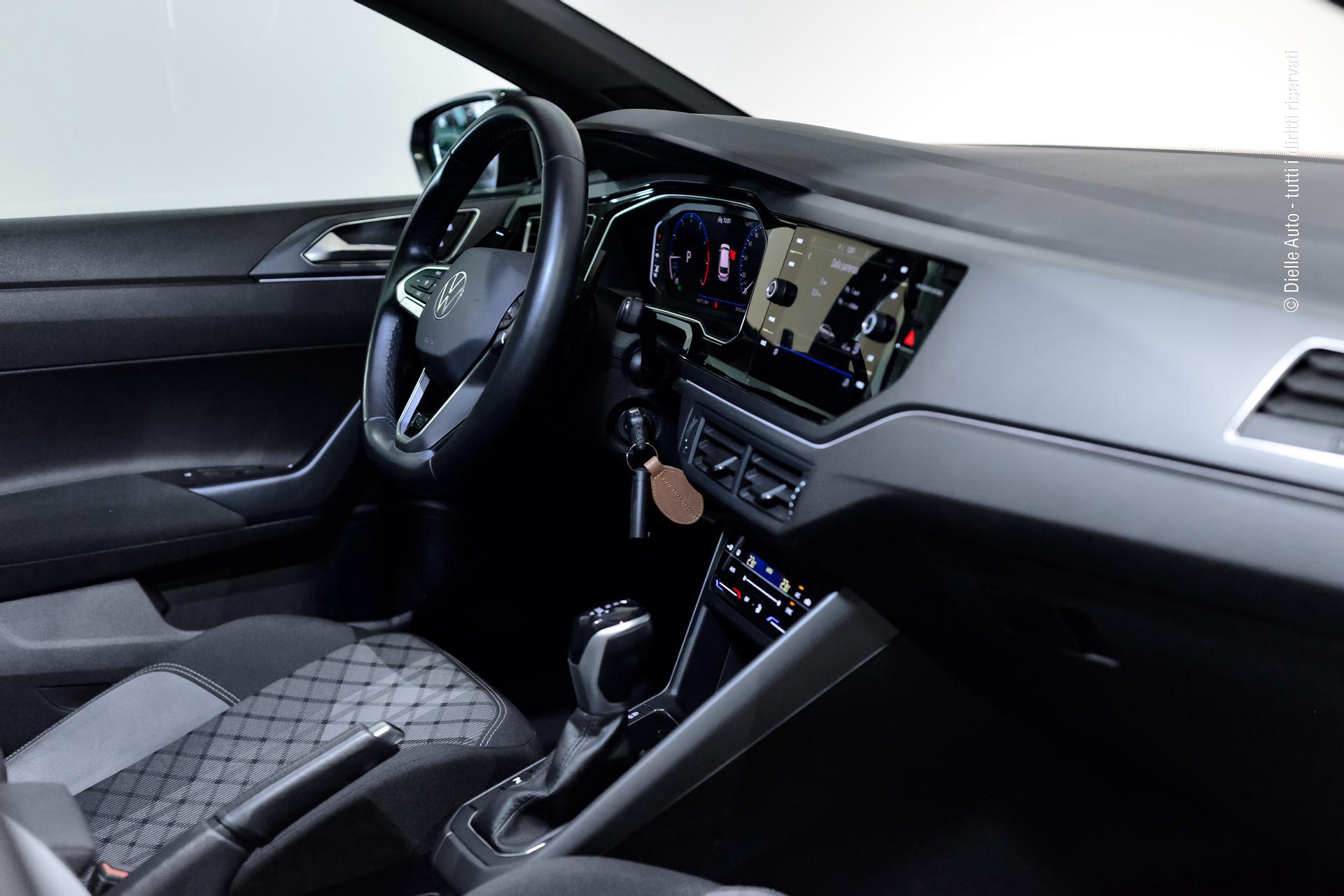 Volkswagen Polo 1.0 tsi R-Line 110cv dsg