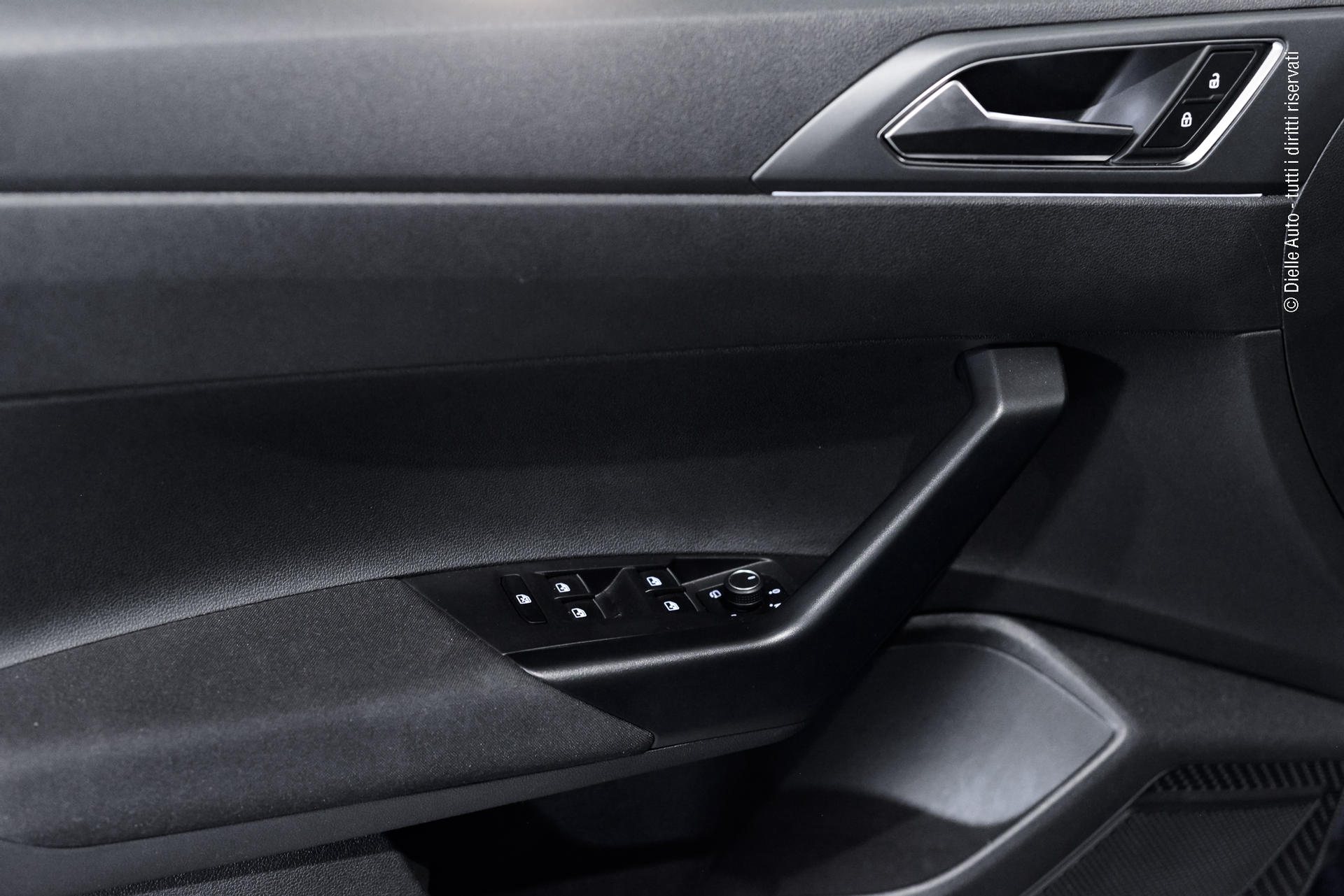 Volkswagen Polo 1.0 tsi R-Line 110cv dsg