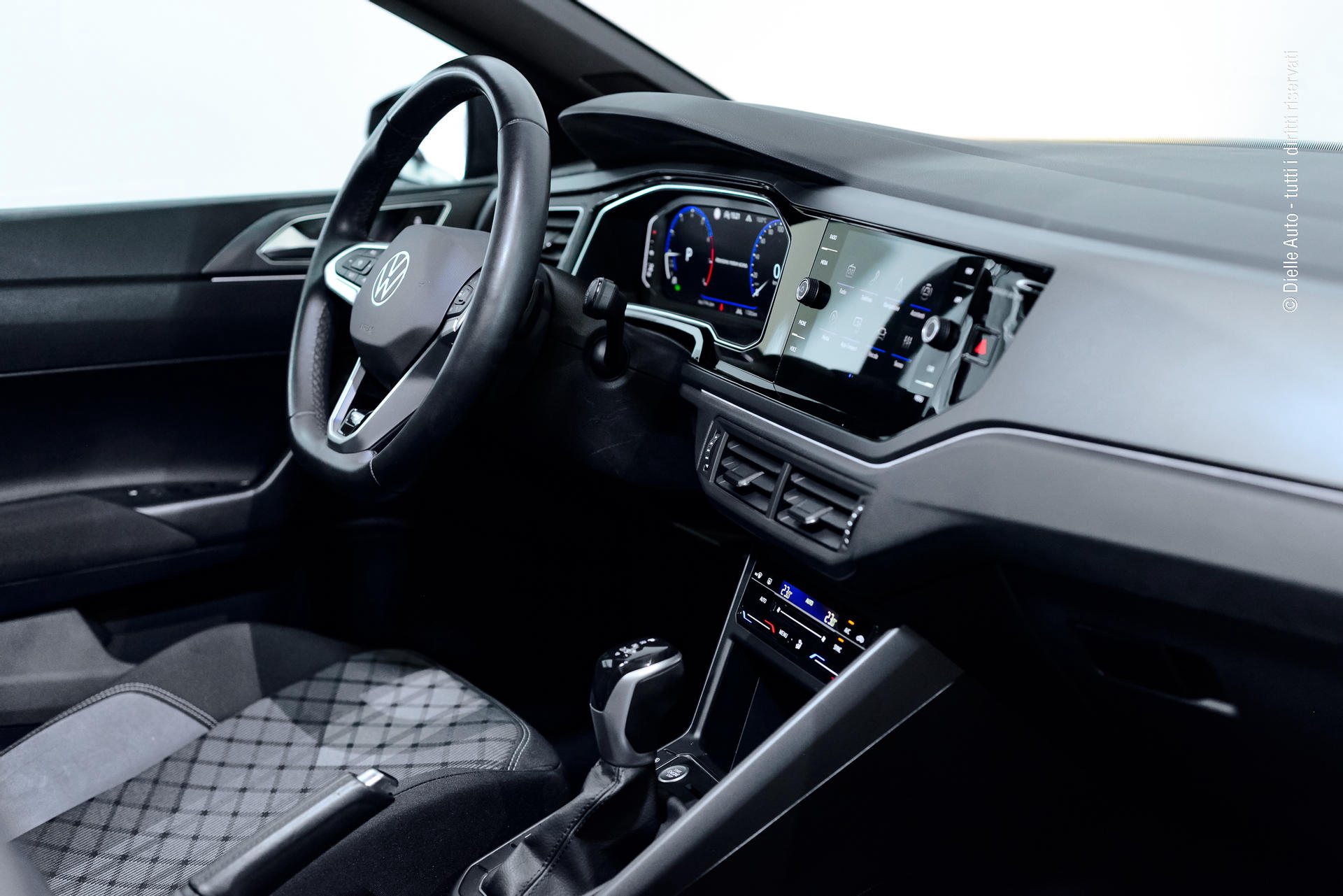 Volkswagen Polo 1.0 tsi R-Line 115cv dsg